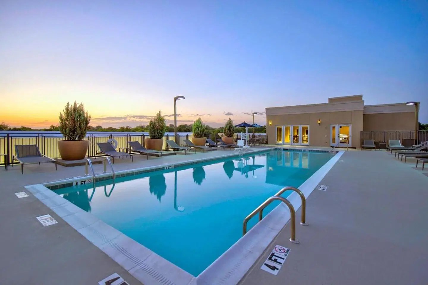 Courtyard by Marriott Nashville Green Hills OUTDOOR_POOL