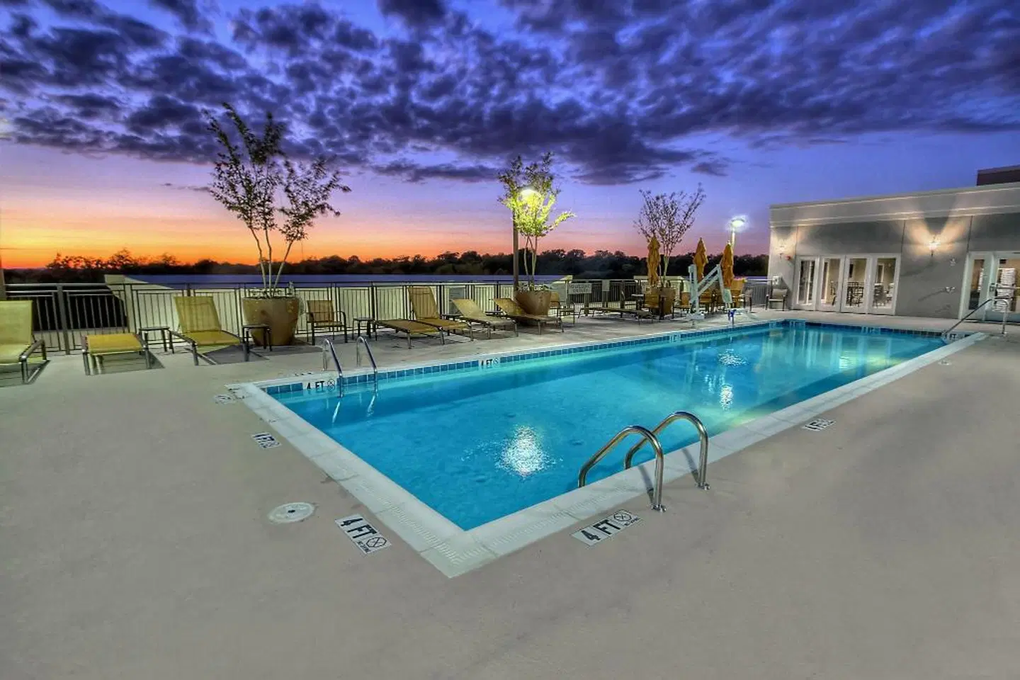 Courtyard by Marriott Nashville Green Hills OUTDOOR_POOL