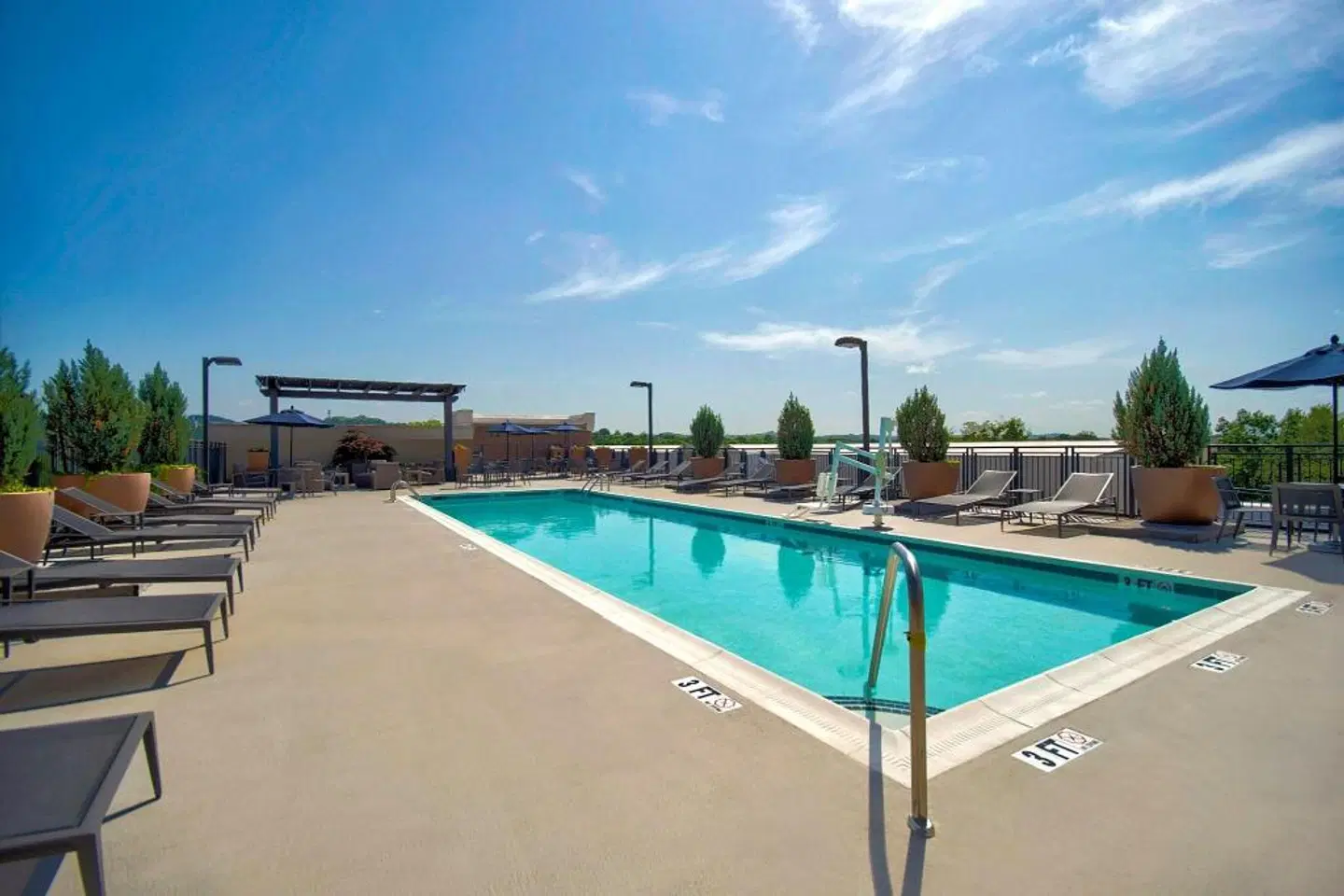 Courtyard by Marriott Nashville Green Hills OUTDOOR_POOL