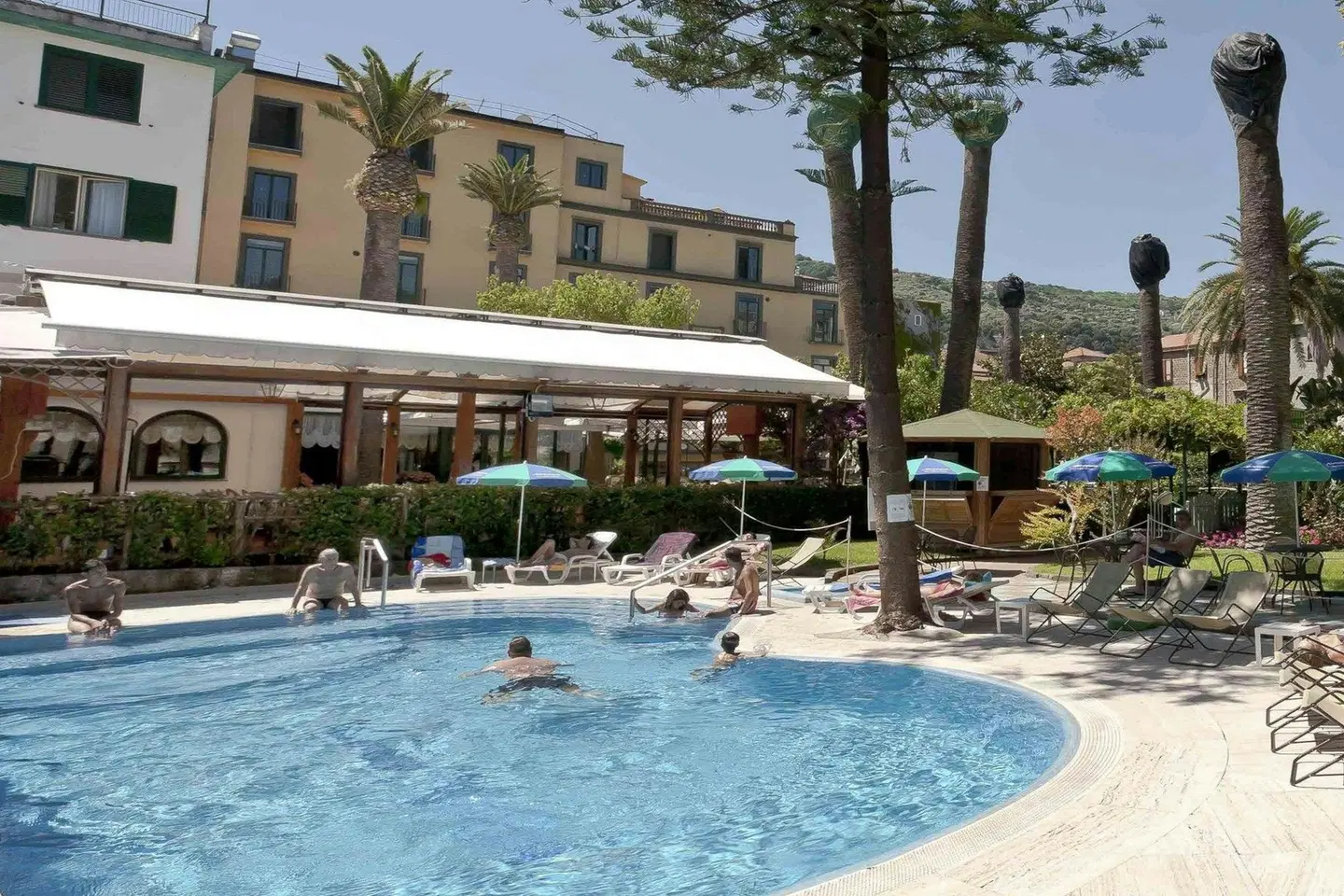 Eden OUTDOOR_POOL