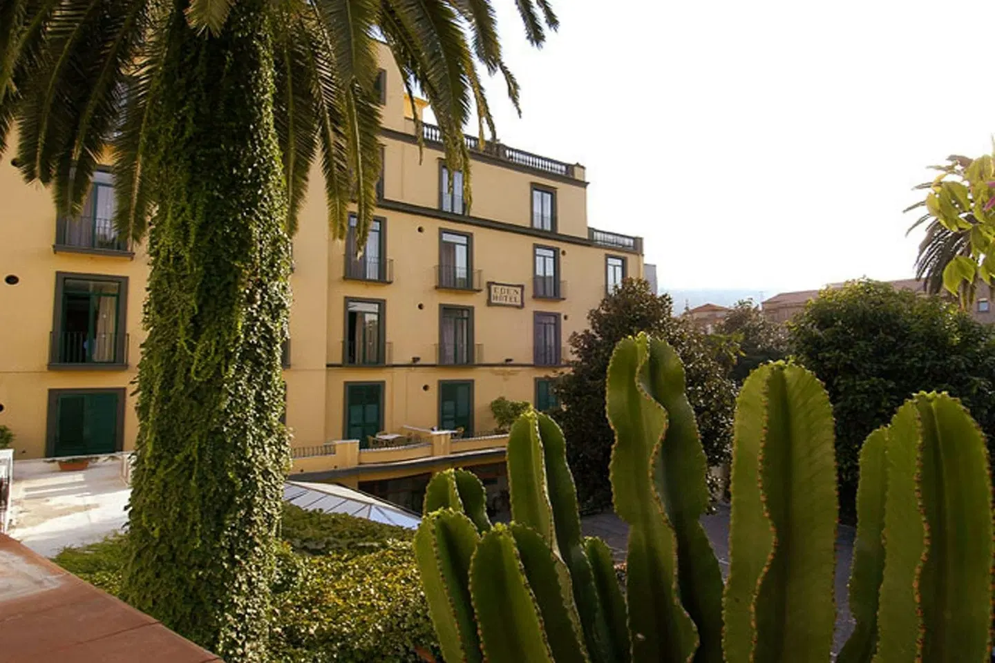 Eden EXTERIOR