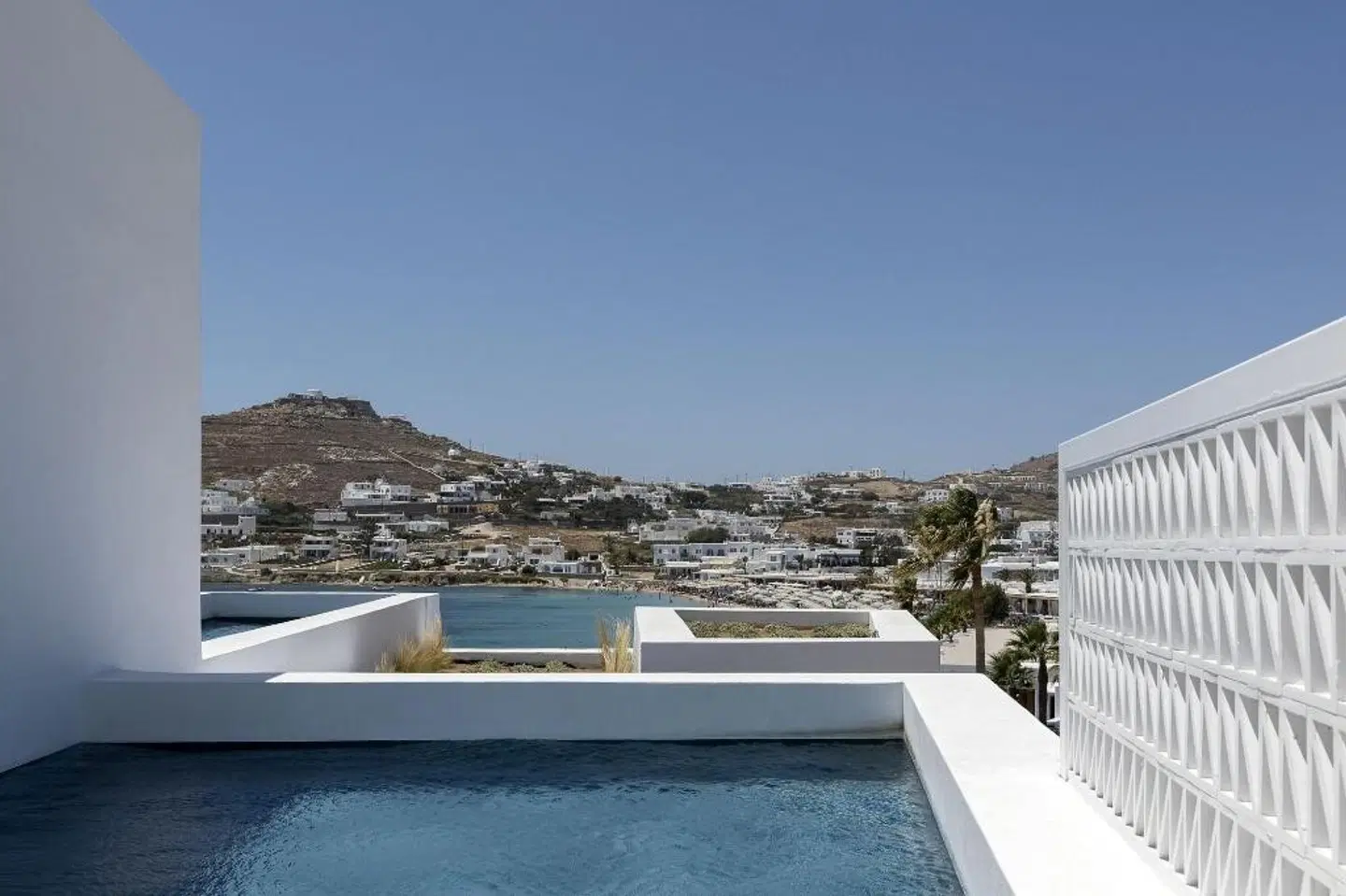Cubic Hotel EXTERIOR