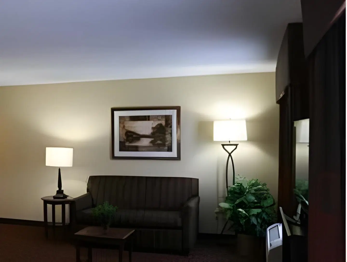 Hampton Inn & Suites Aberdeen ROOM_EXAMPLE