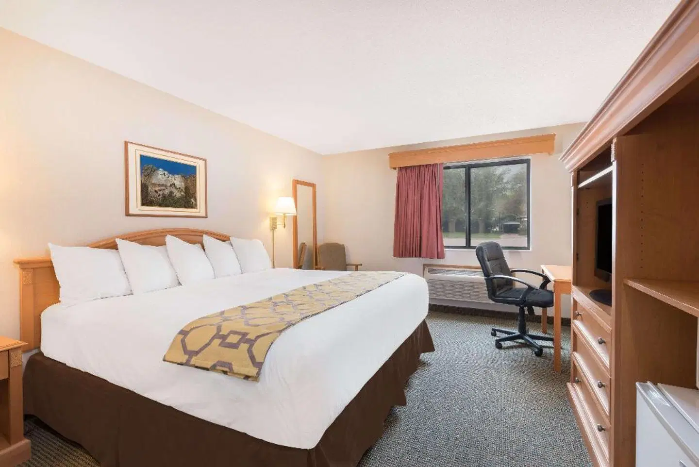 Baymont by Wyndham Hot Springs ROOM_EXAMPLE