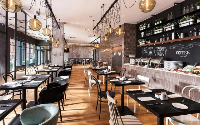 Hotel Sadova Bar