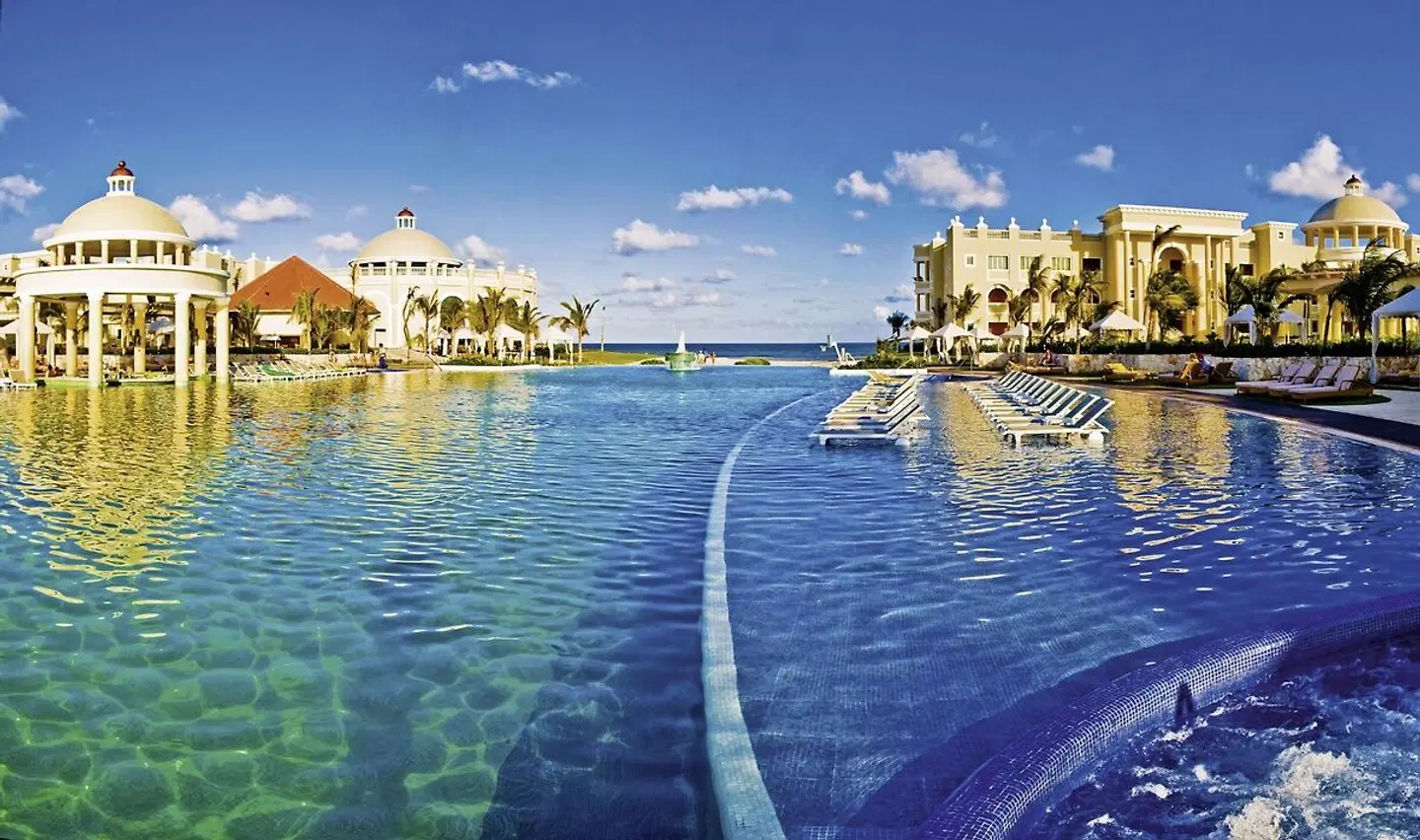 JOIA Paraíso by Iberostar OUTDOOR_POOL
