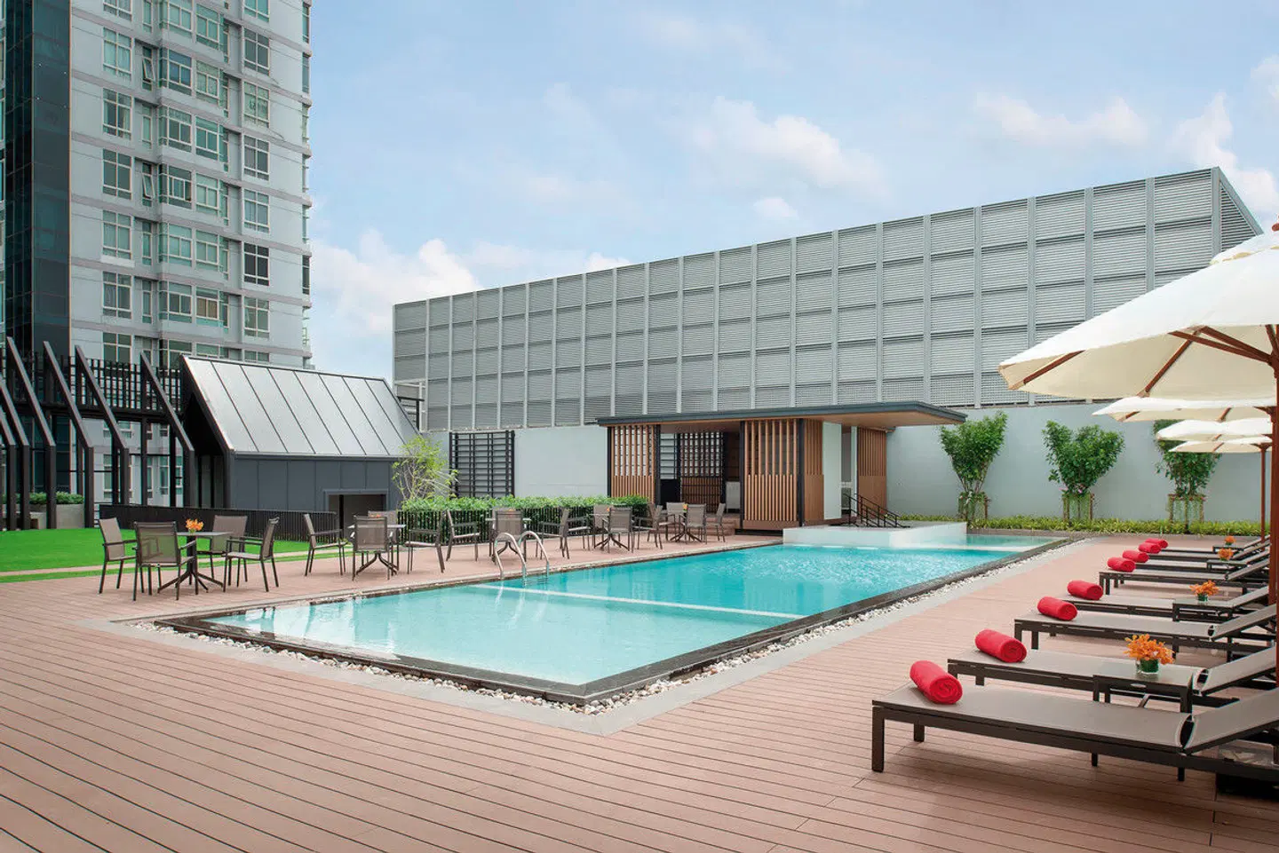 AVANI Sukhumvit Bangkok OUTDOOR_POOL