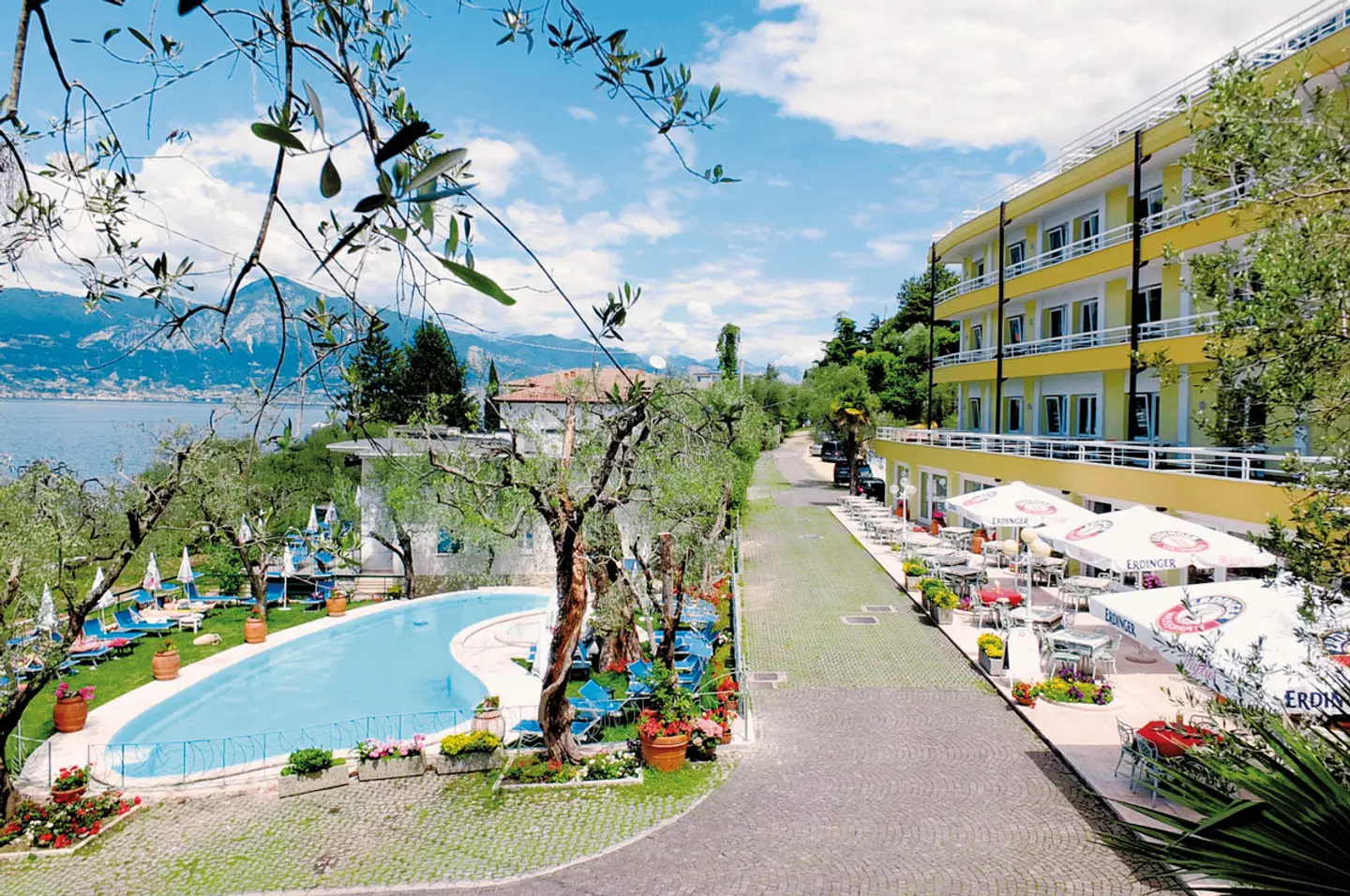 Internazionale OUTDOOR_POOL