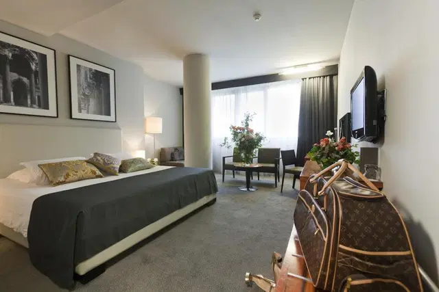 Atrium ROOM_EXAMPLE