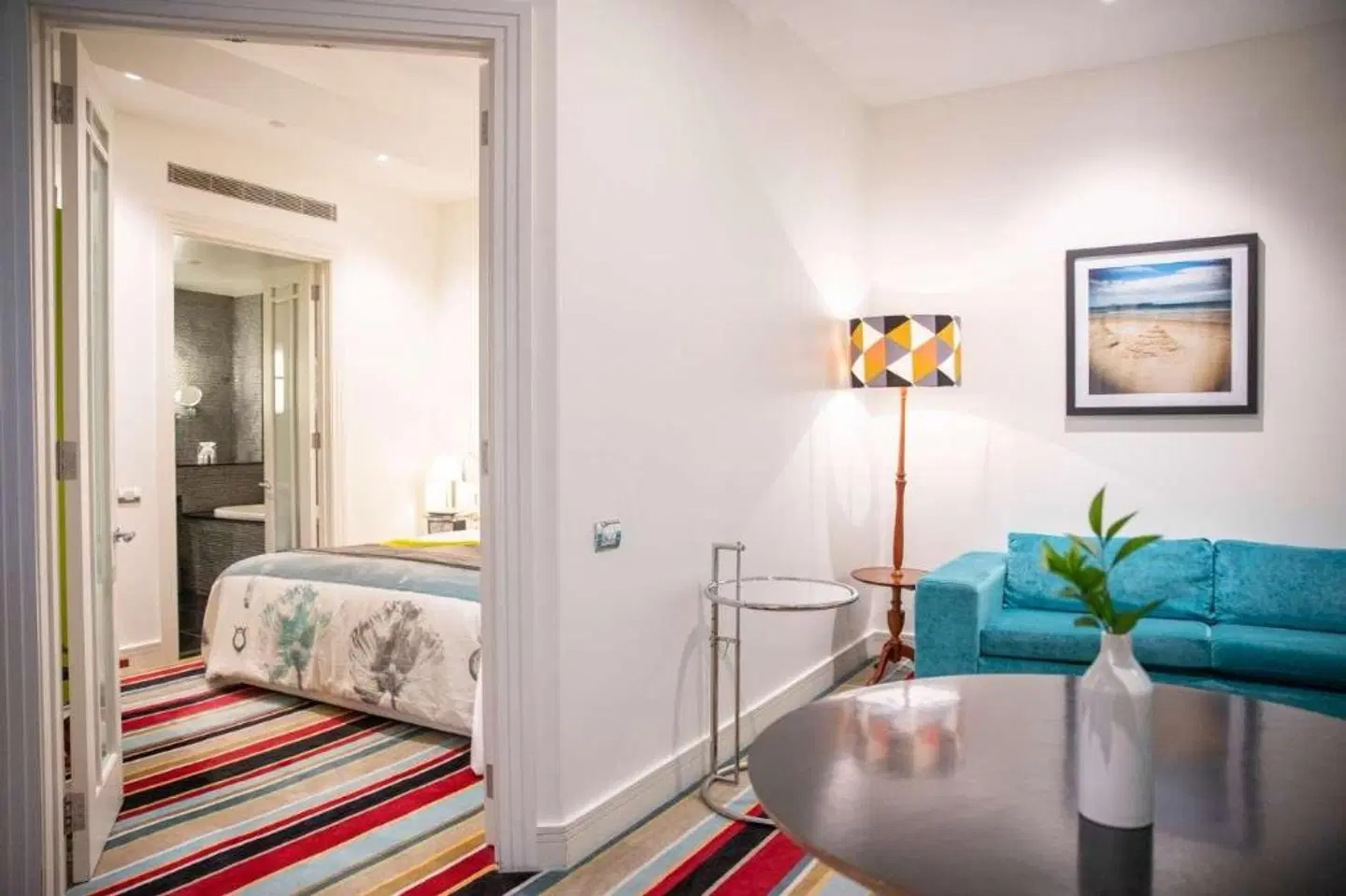 DeBrett ROOM_EXAMPLE