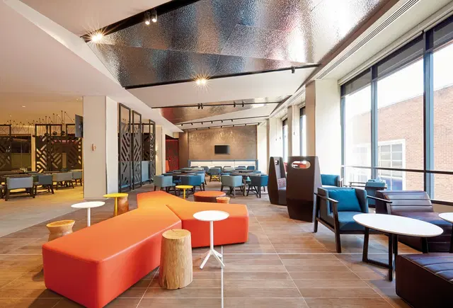 Holiday Inn Express Adelaide City Centre Bar