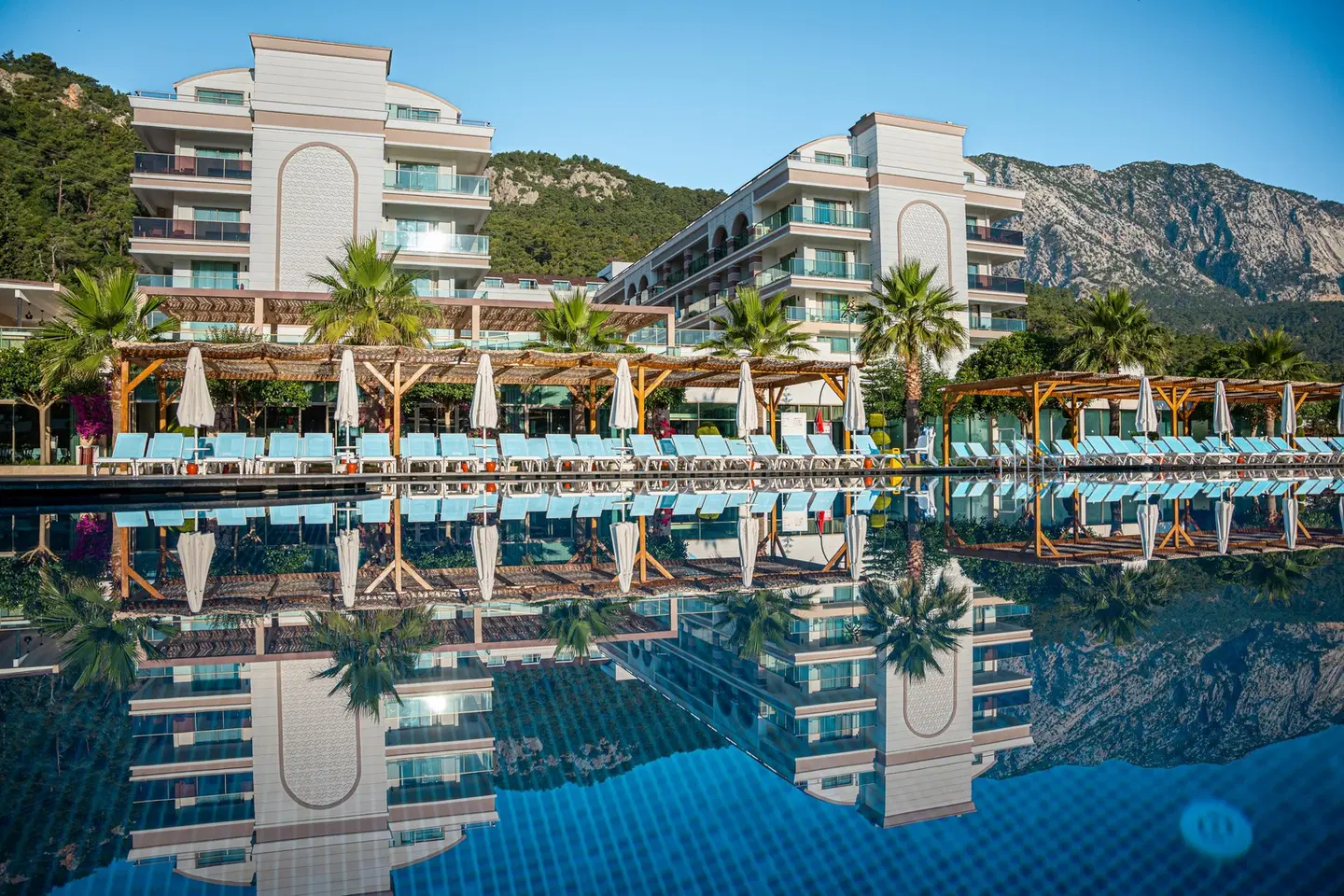 Dosinia Luxury Resort OUTDOOR_POOL