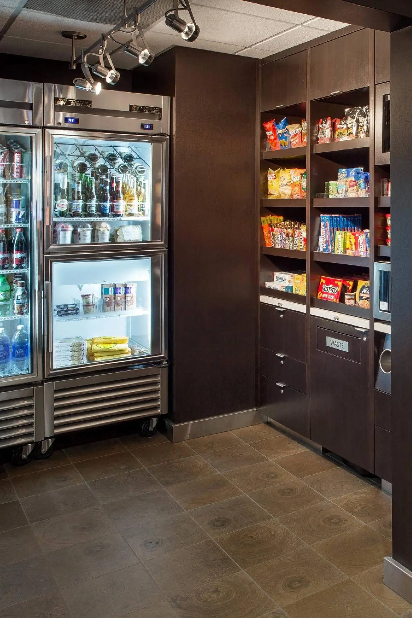 Courtyard by Marriott Phoenix North Bar