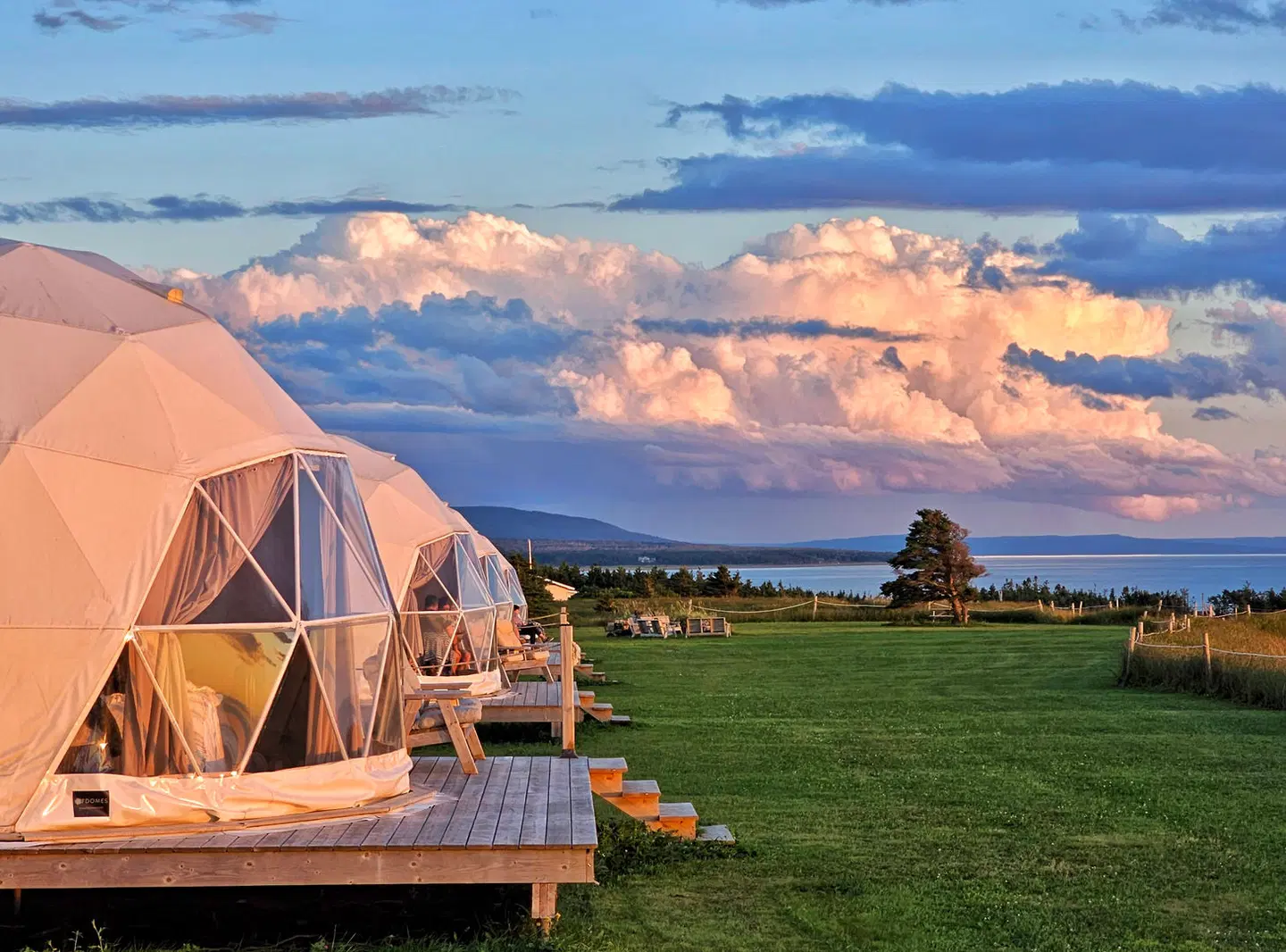Archer's Edge Luxury Camping Terrasse