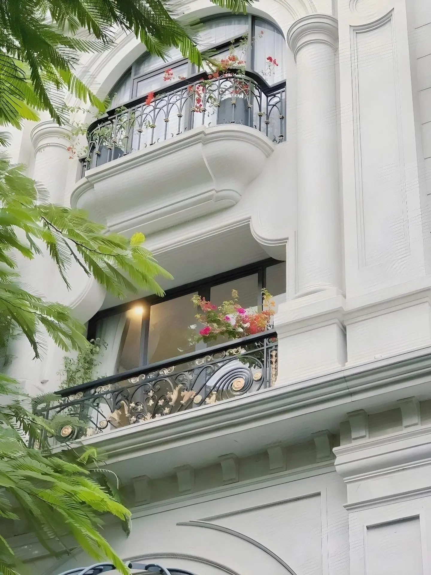 Charmaine's Hotel & Apartment EXTERIOR