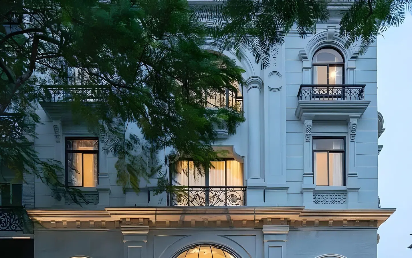 Charmaine's Hotel & Apartment EXTERIOR
