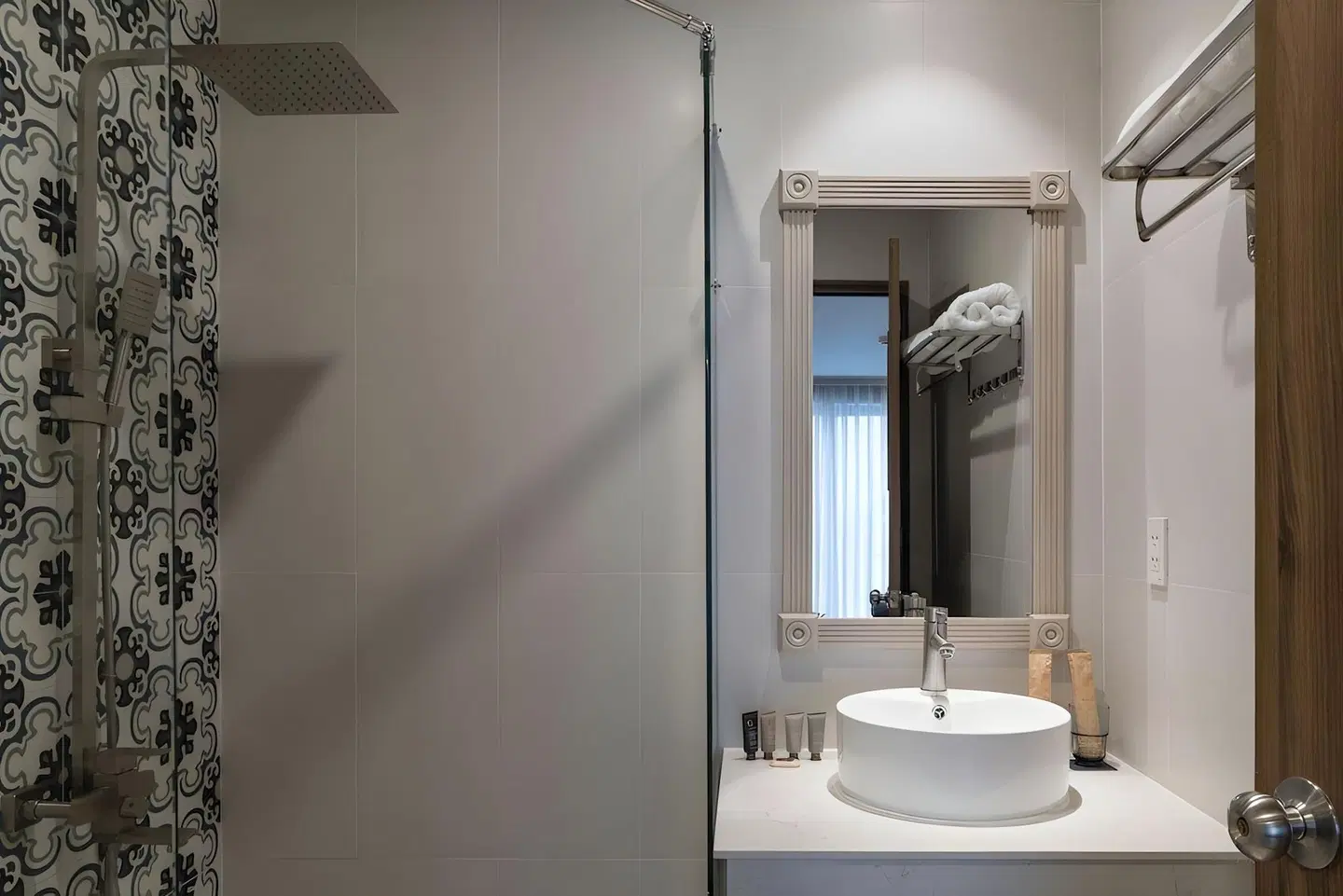 Charmaine's Hotel & Apartment Badezimmer