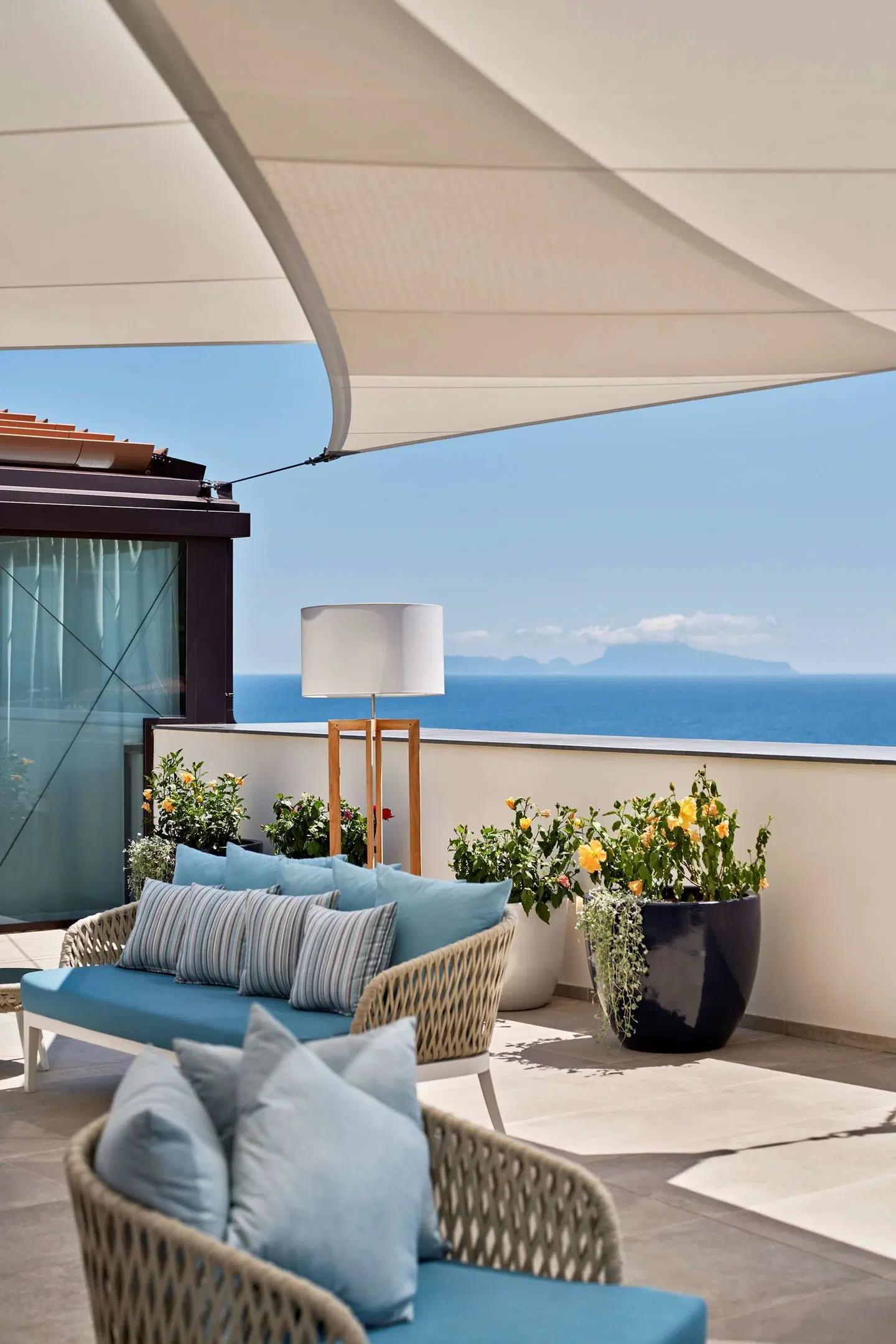 De Bonart Naples, Curio Collection by Hilton Terrasse