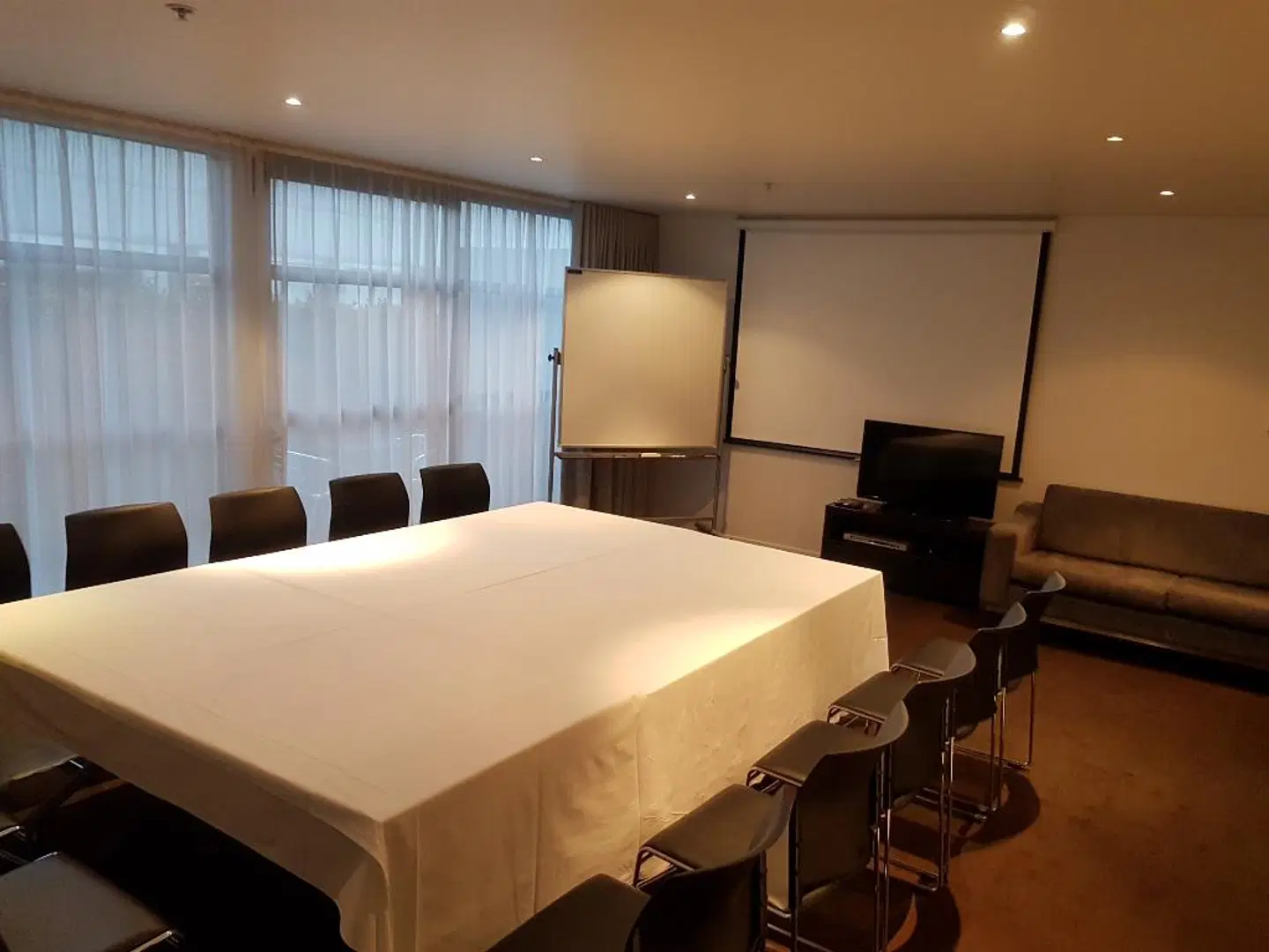 Quest Parnell ROOM_EXAMPLE