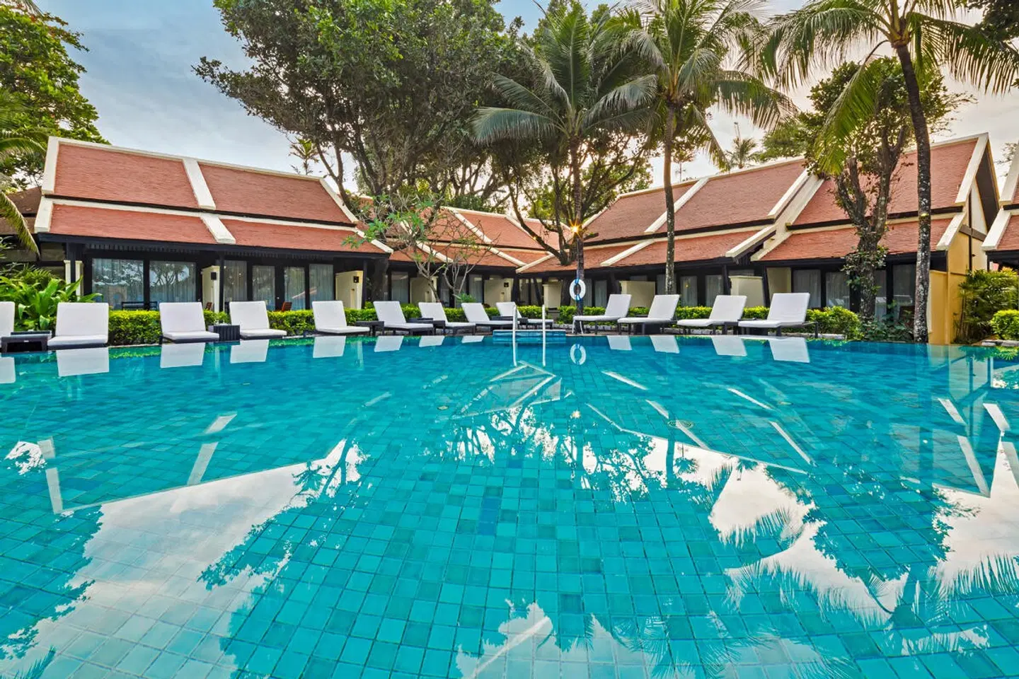 Impiana Resort Patong OUTDOOR_POOL