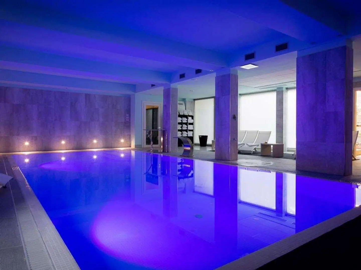 Forte 16 Hallenbad