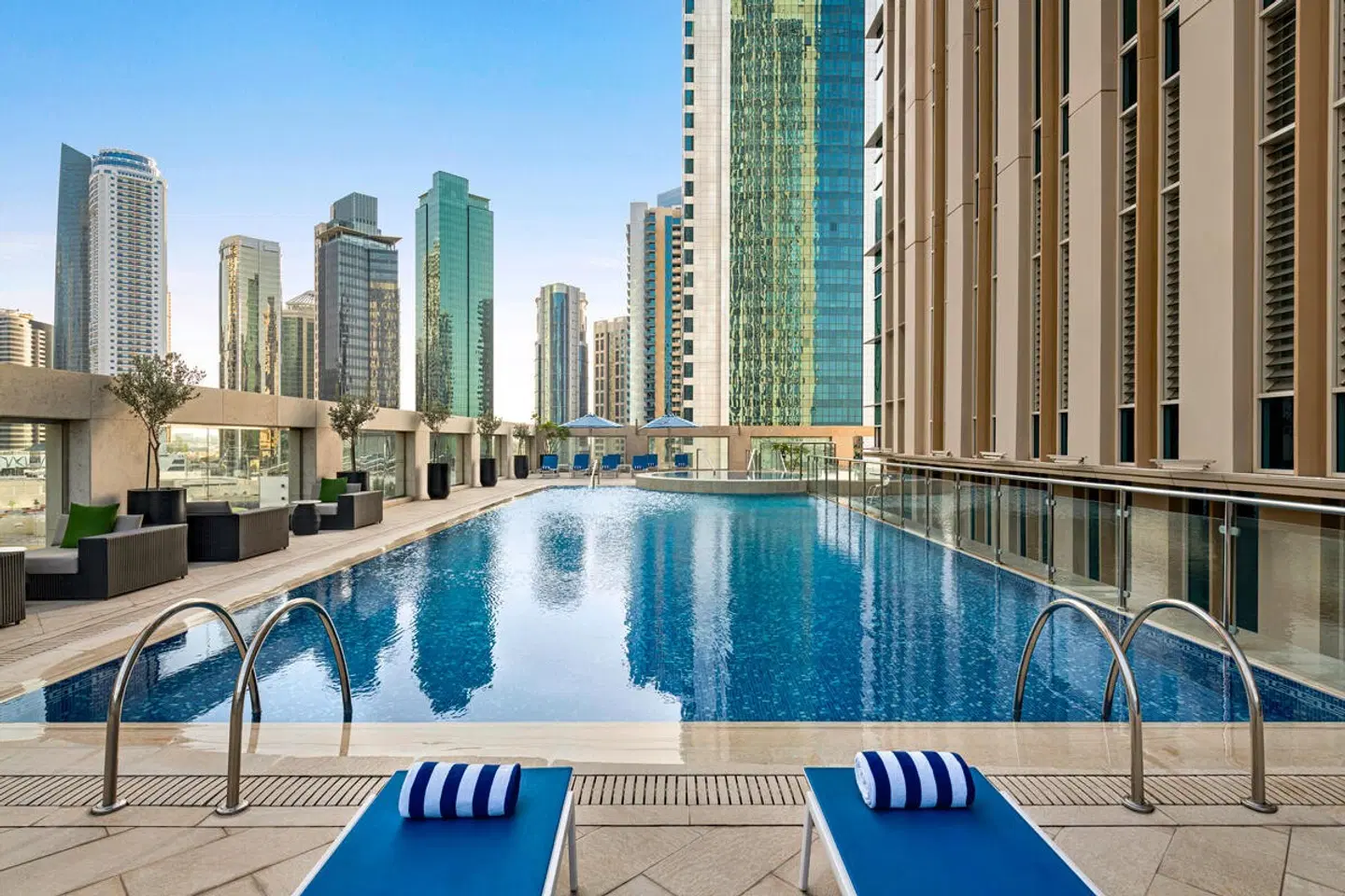 Wyndham Grand Doha Westbay Beach OUTDOOR_POOL
