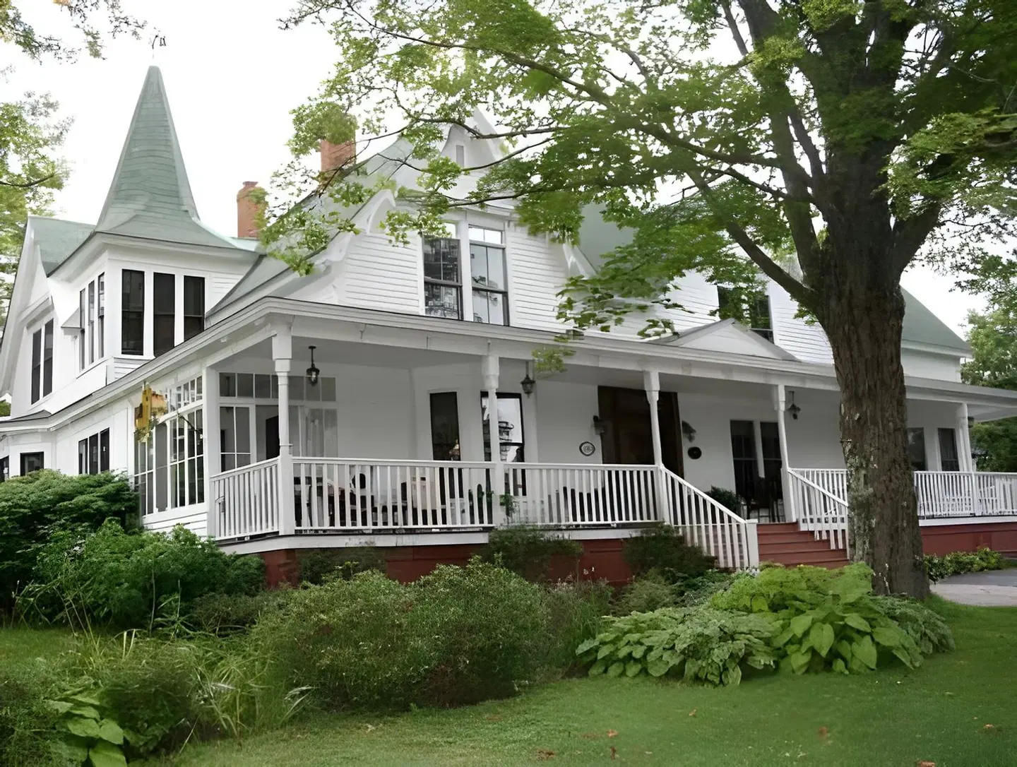 Gillespie House Inn EXTERIOR