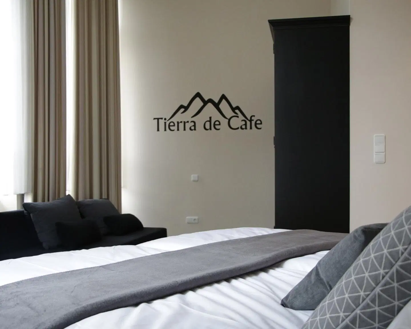 Z&B Hotel ROOM_EXAMPLE