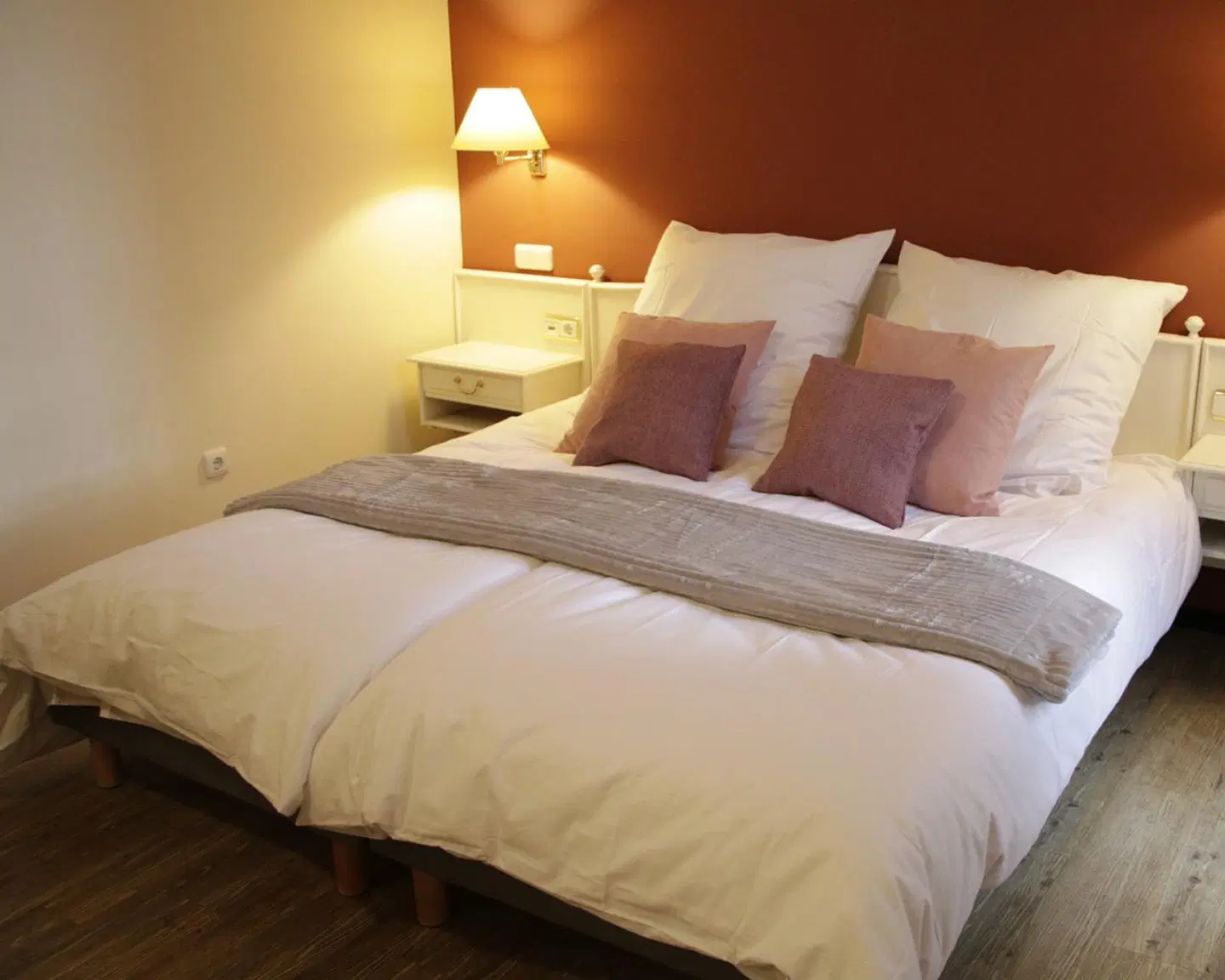 Z&B Hotel ROOM_EXAMPLE