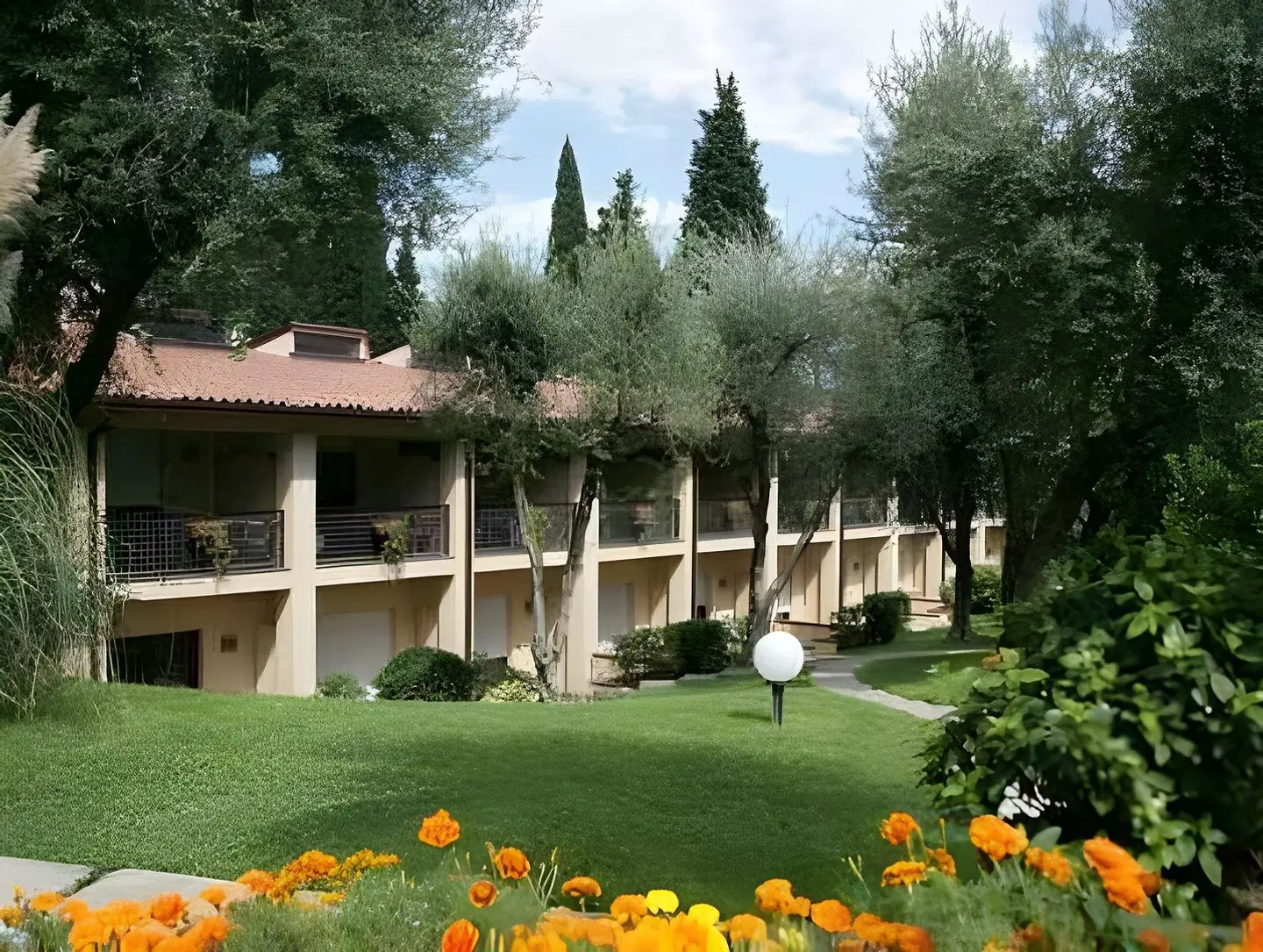 Adria EXTERIOR