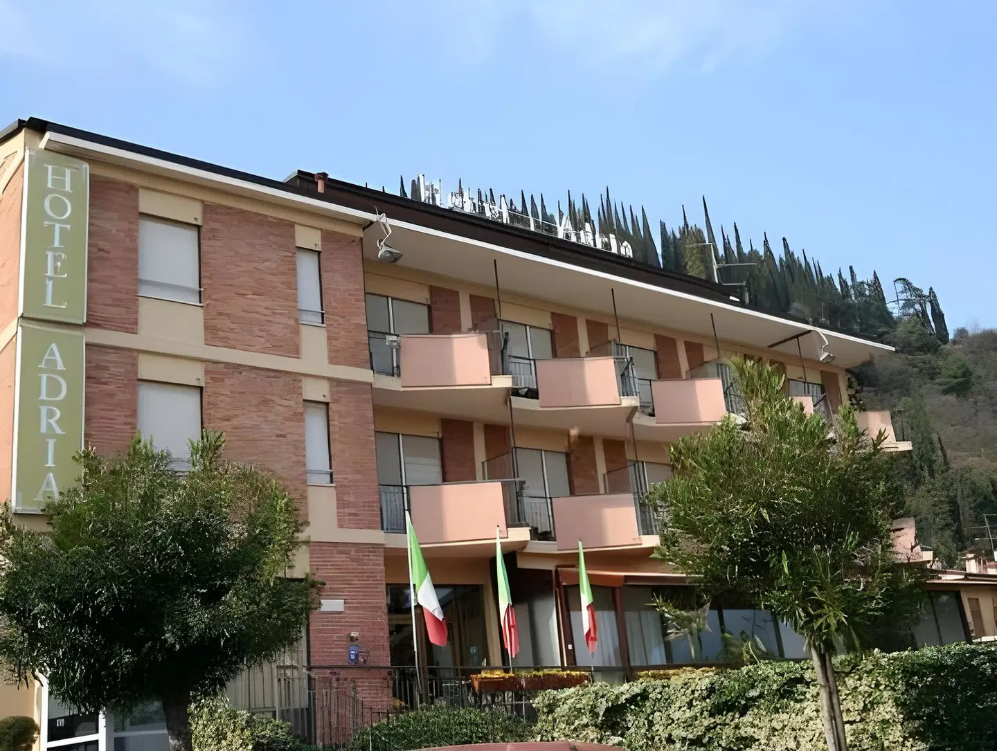 Adria EXTERIOR