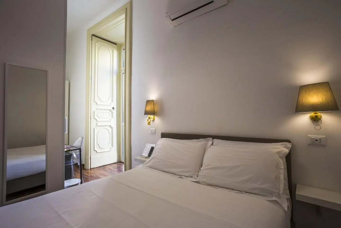 NapoliClass B&B ROOM_EXAMPLE