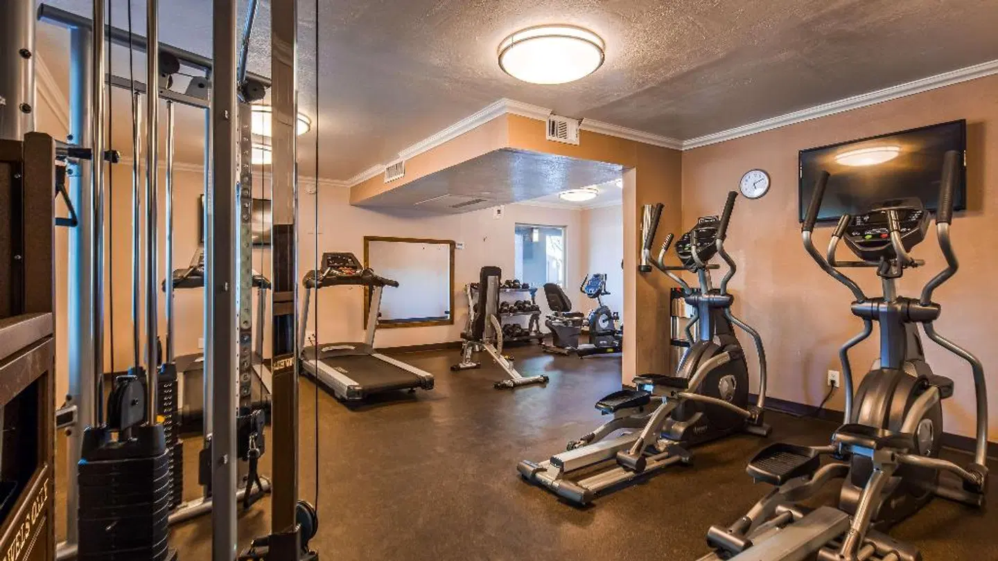BEST WESTERN InnSuites Phoenix Hotel & Suites SPORTS_AND_LEISURE