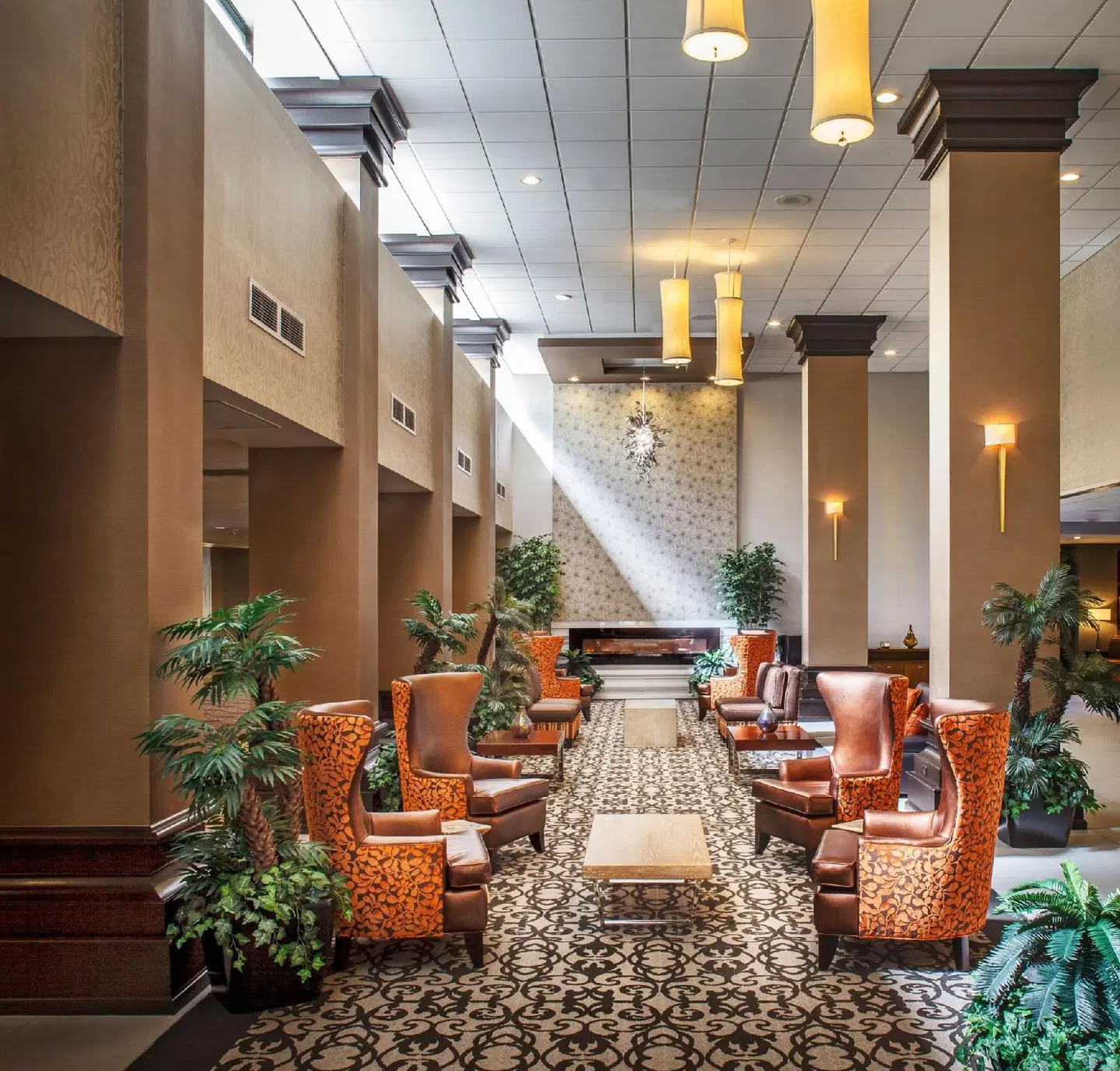 Crowne Plaza Phoenix Airport by IHG LOUNGE_LOBBY