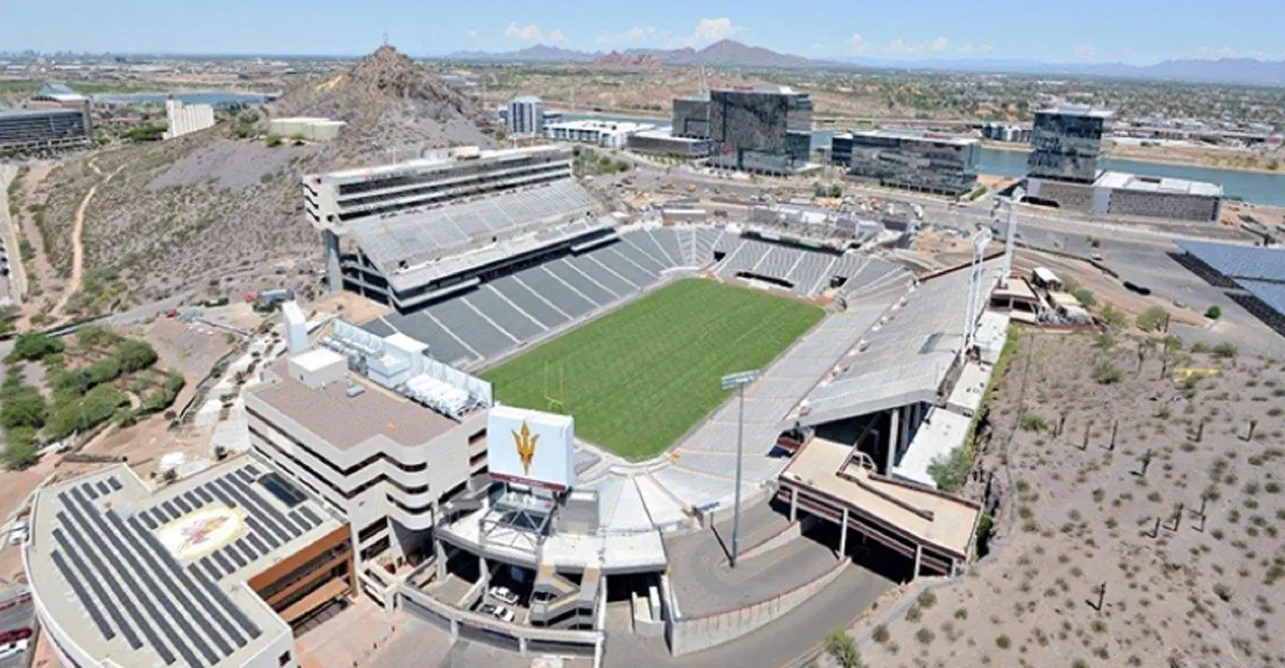 Crowne Plaza Phoenix Airport by IHG Terrasse