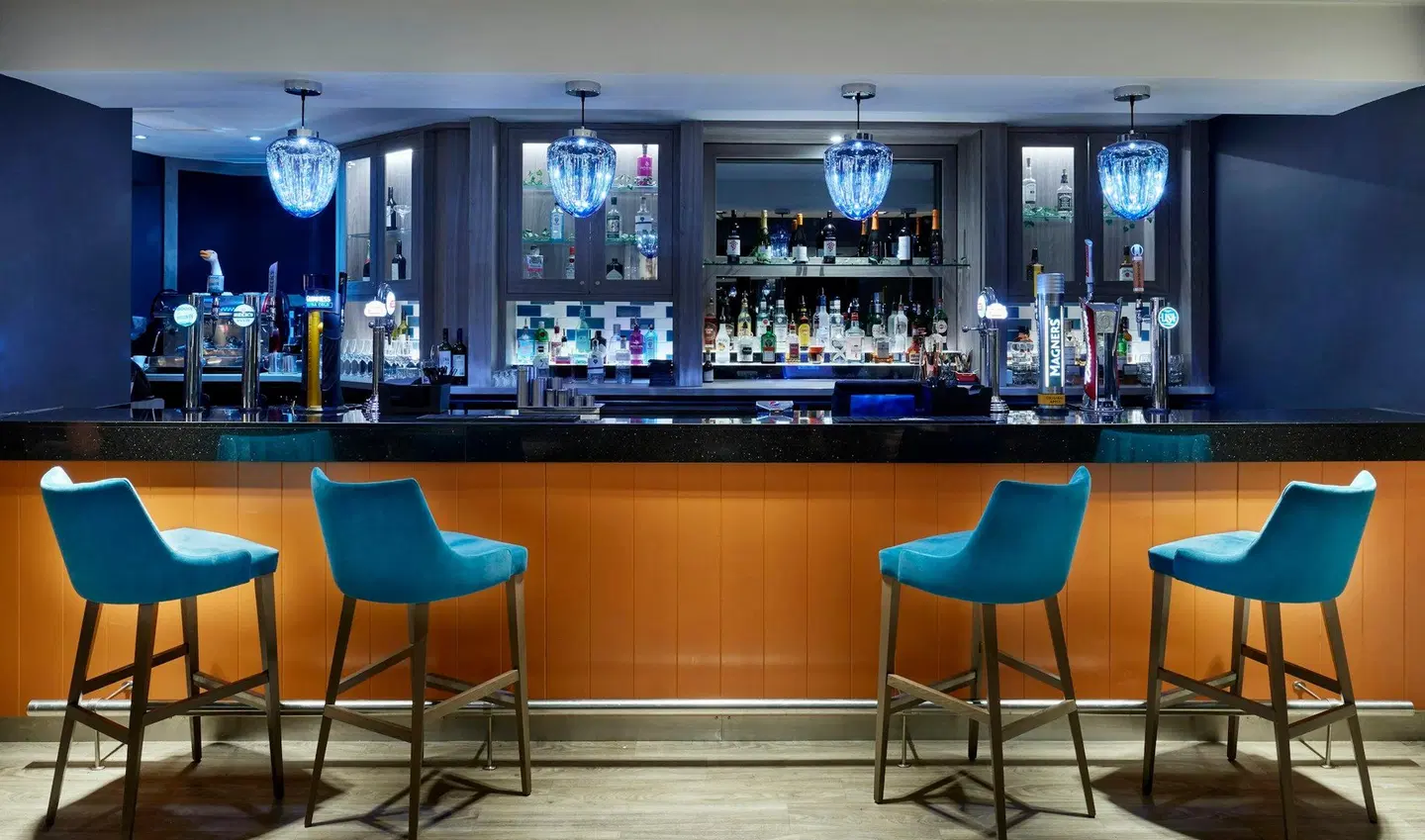 Leonardo Edinburgh Murrayfield Bar