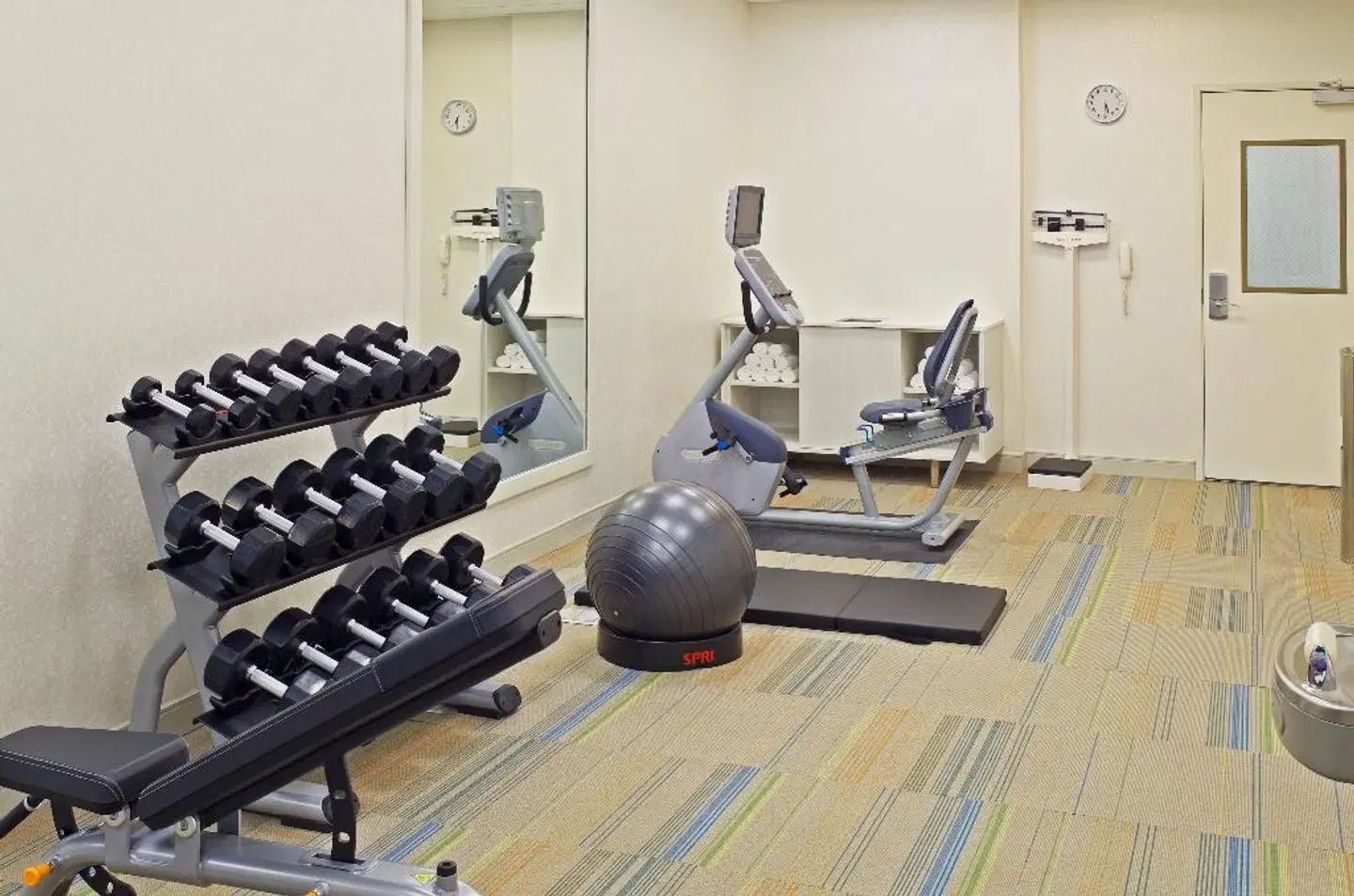 Holiday Inn Express & Suites Phoenix North - Scottsdale by IHG SPORTS_AND_LEISURE