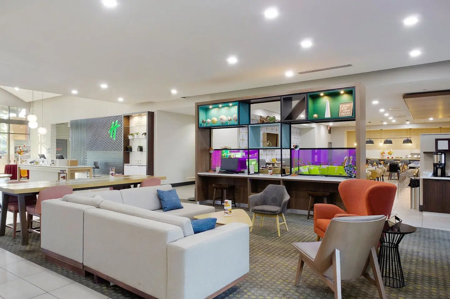Holiday Inn & Suites Phoenix Airport by IHG LOUNGE_LOBBY