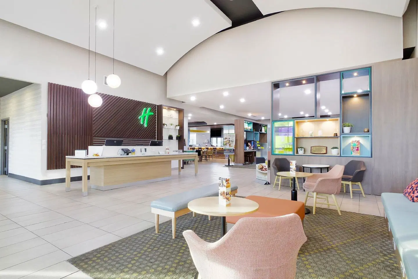 Holiday Inn & Suites Phoenix Airport by IHG LOUNGE_LOBBY