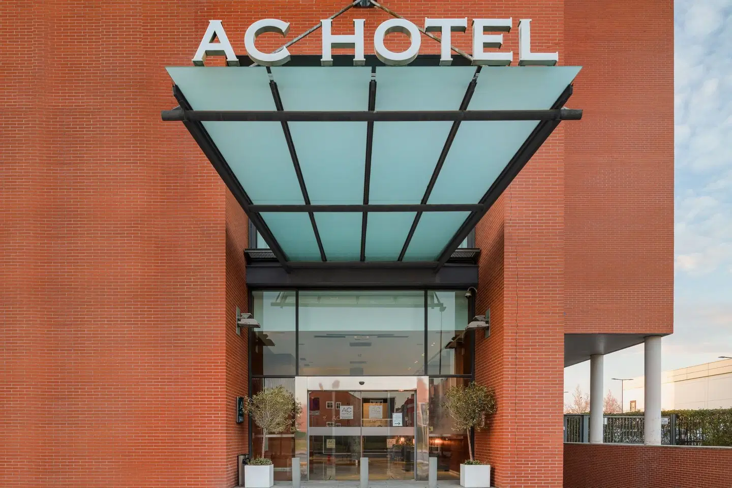 AC Hotel by Marriott Alcalá de Henares EXTERIOR
