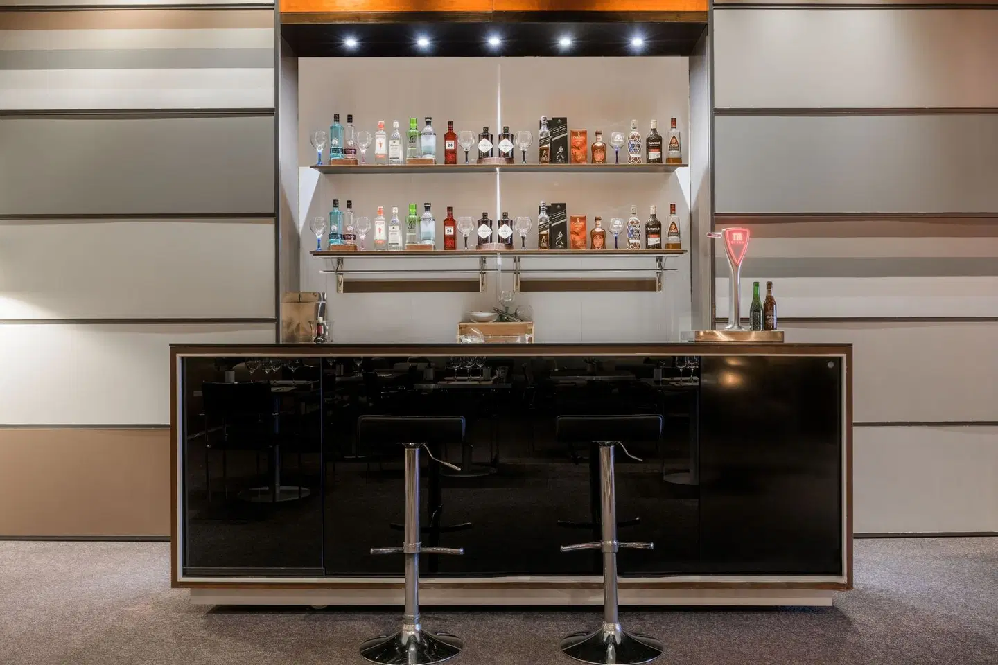 AC Hotel by Marriott Alcalá de Henares Bar