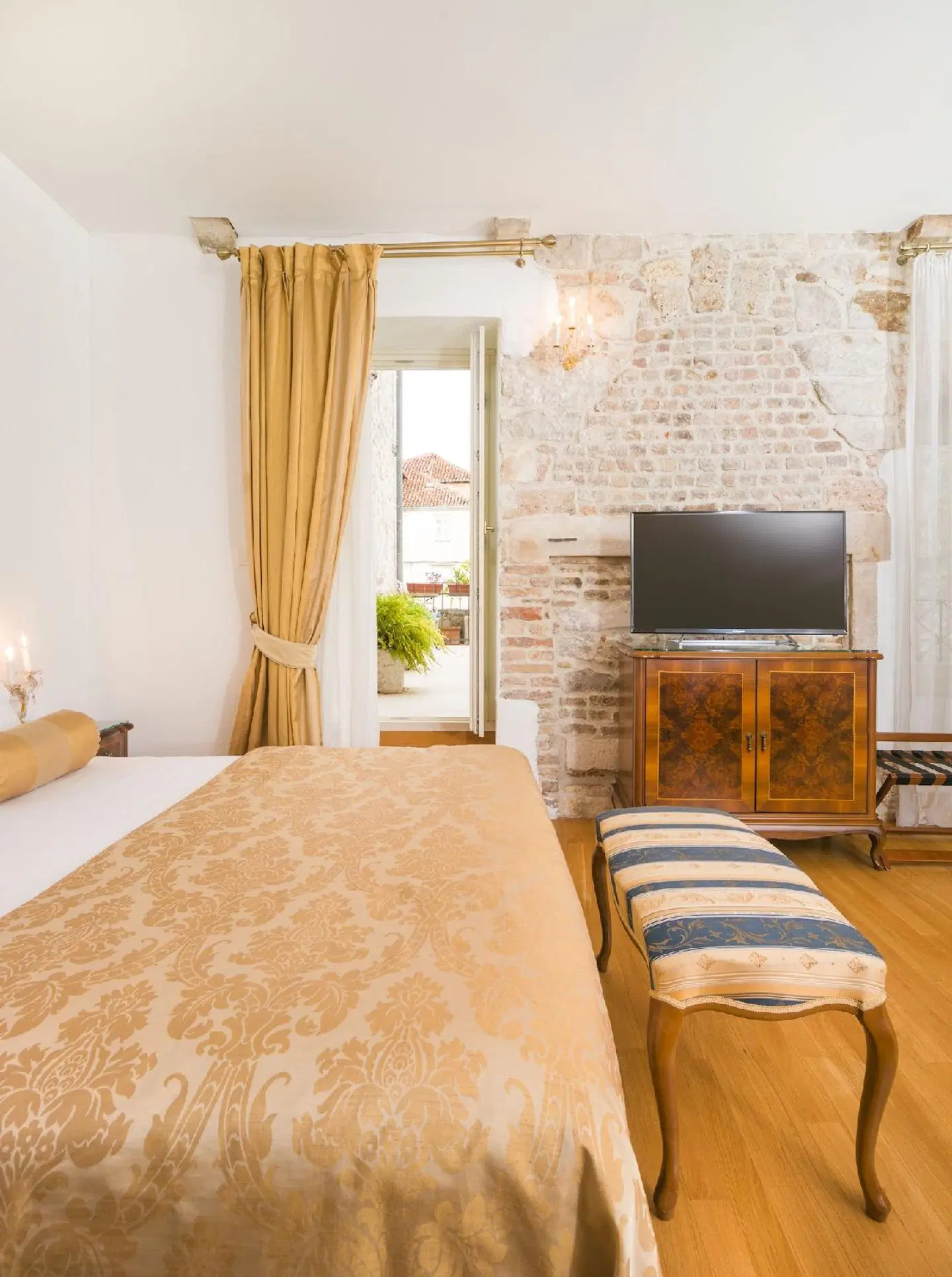 Palace Judita Heritage Hotel ROOM_EXAMPLE