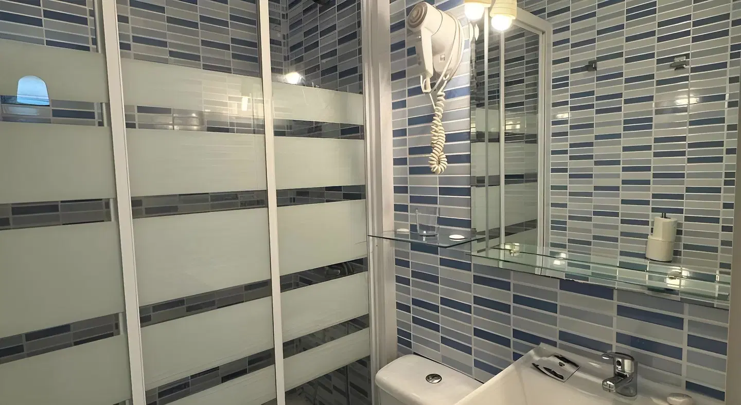 Hostal Fuentesol Badezimmer