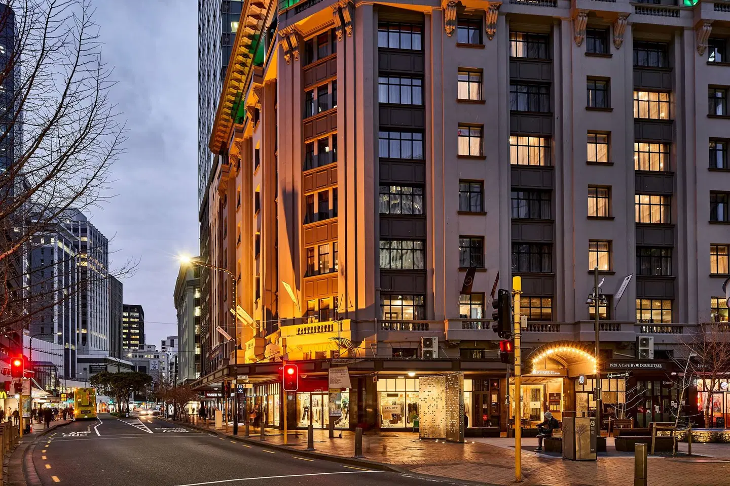 DoubleTree by Hilton Wellington EXTERIOR