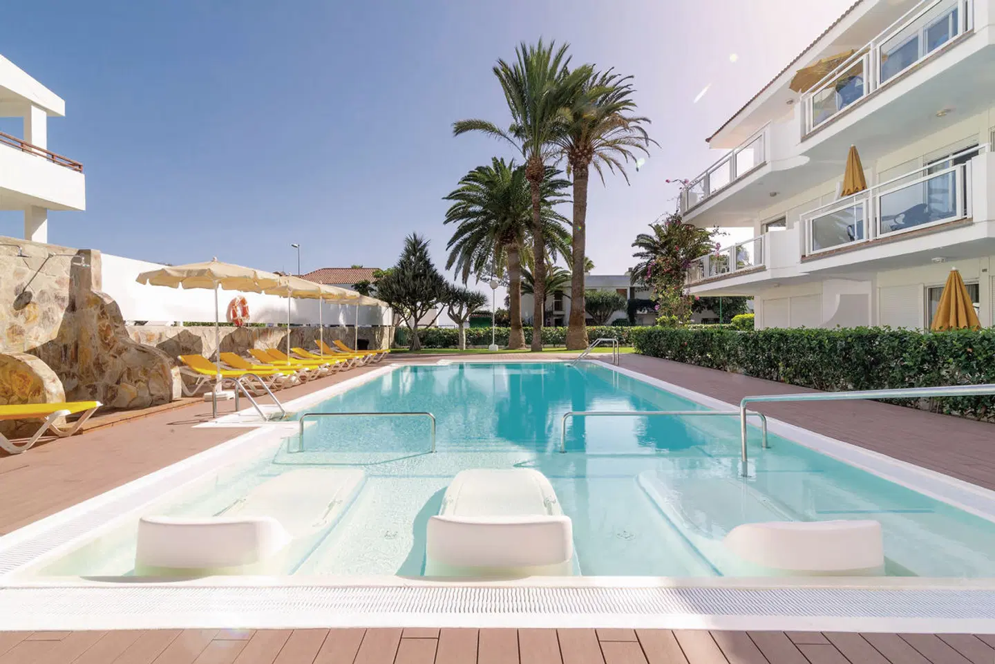 Montemayor OUTDOOR_POOL