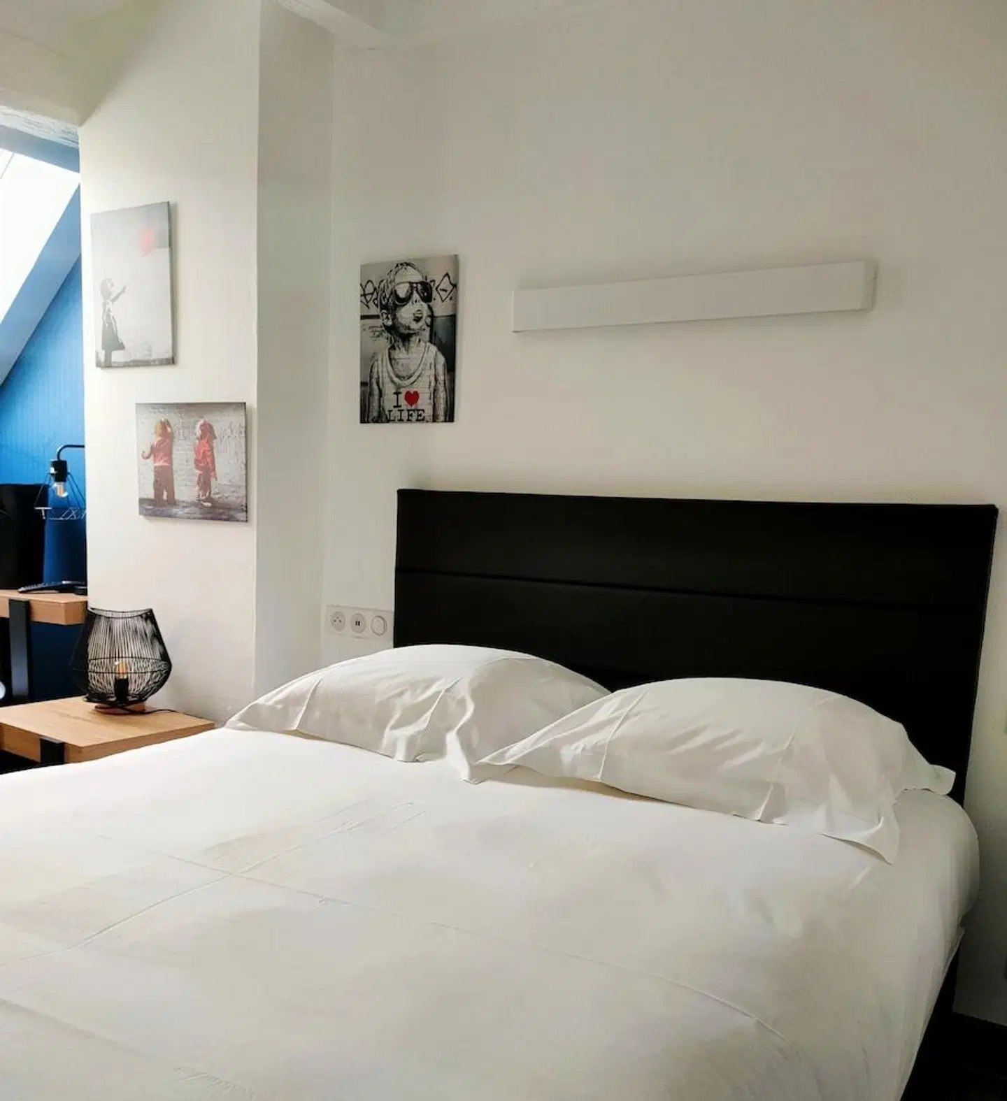 Victoria ROOM_EXAMPLE