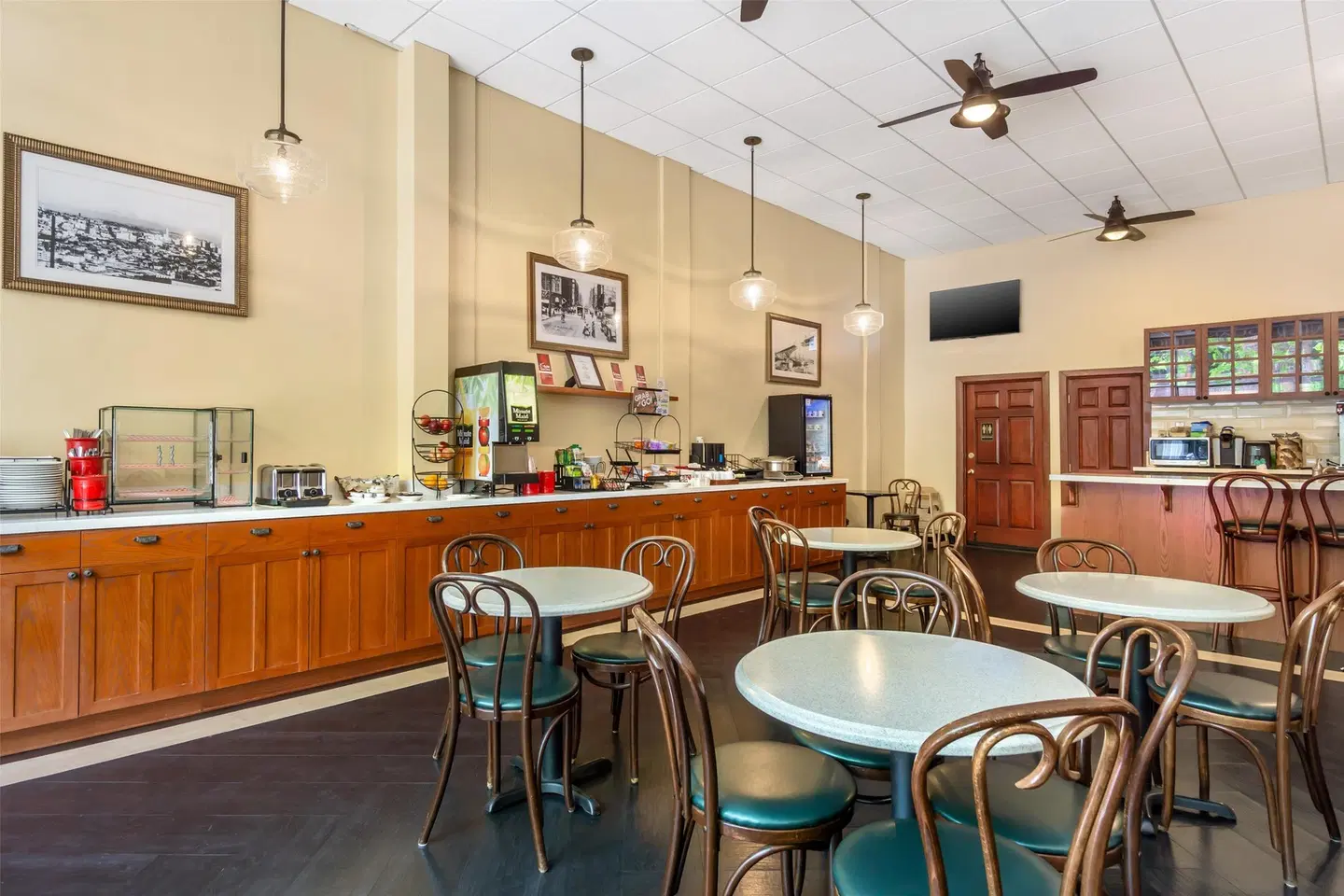 Best Western Plus Pioneer Square Bar