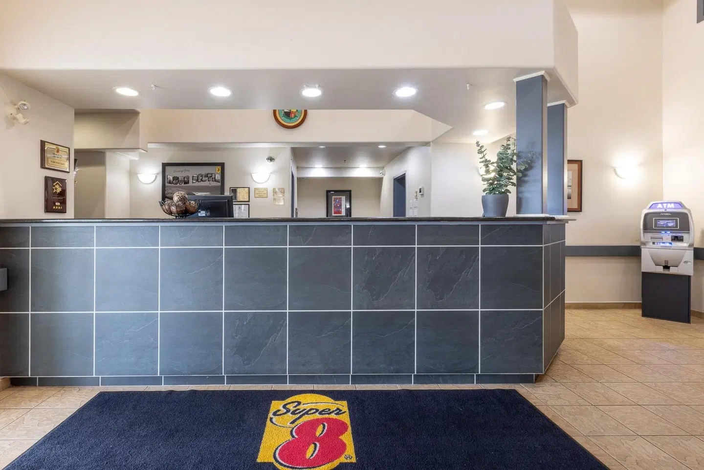Super 8 by Wyndham Truro NS LOUNGE_LOBBY