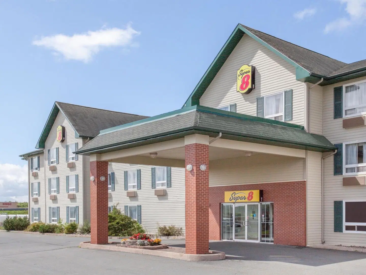 Super 8 by Wyndham Truro NS EXTERIOR