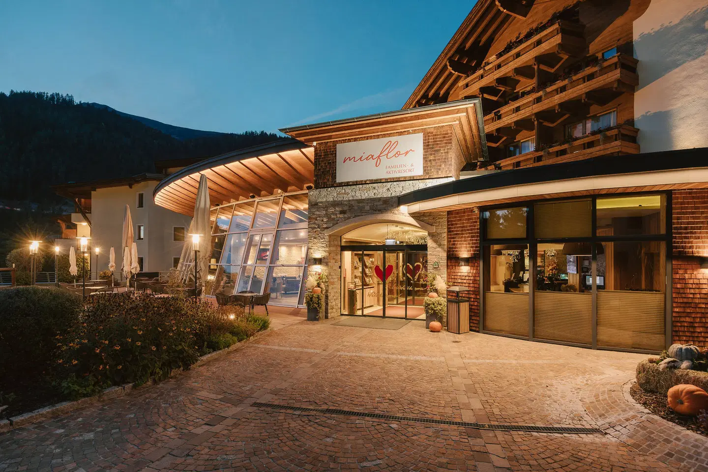 miaflor Familien- & Aktivresort EXTERIOR